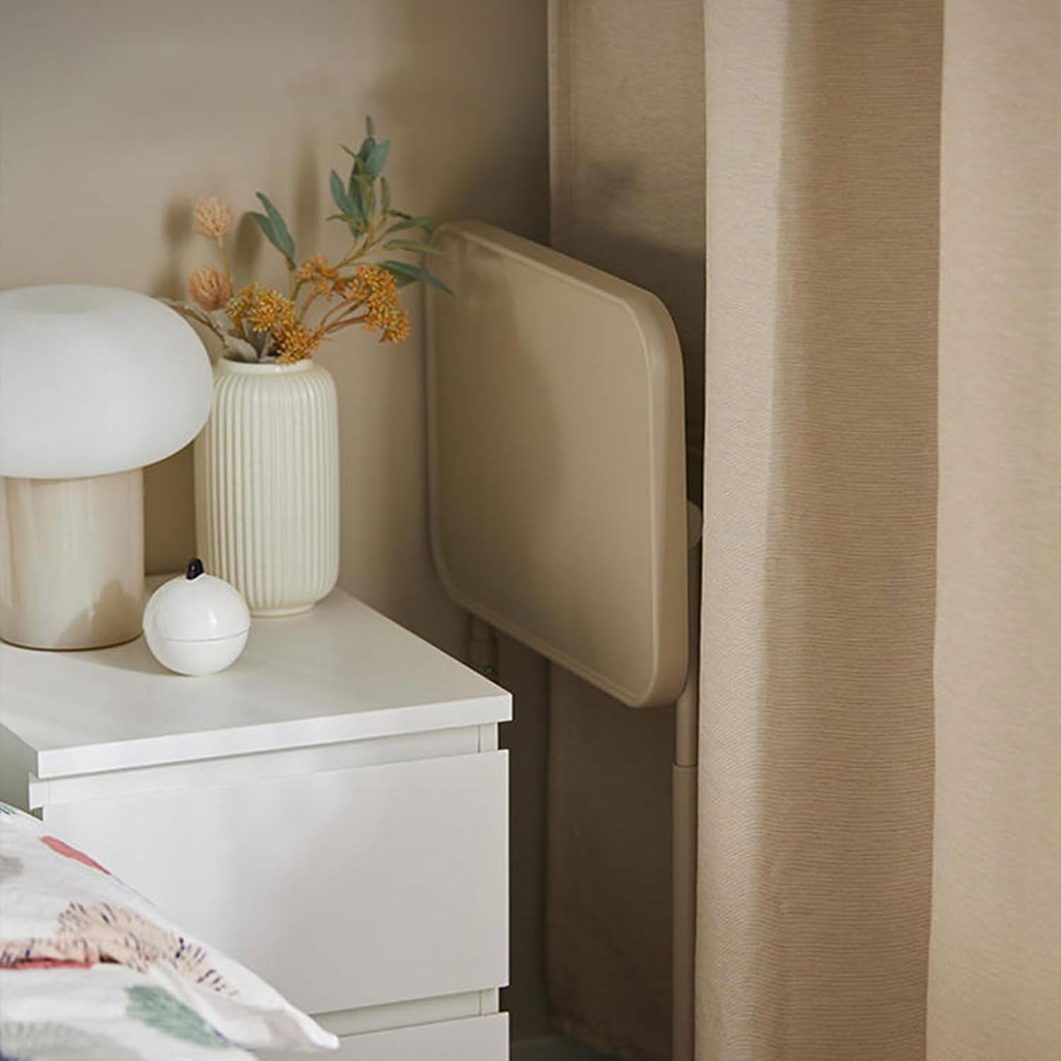 Tavolino pieghevole regolabile in altezza con ruote, scrivania in piedi con portabicchieri – facile da montare, perfetto per l'uso del computer portatile a letto, divano o ufficio
