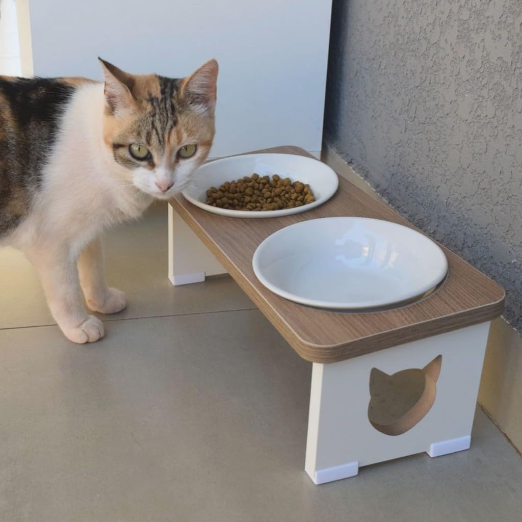 Comedouro Elevado Duplo Gato Porcelana PET MDF 15mm - Inclinado Sapatas antiderrapantes e Acabamento em PVC - Evita Inchaço. Conforto e Saúde para Cães e Gatos Comedouro Elevado Duplo Gato Porcelana PET MDF 15mm - Inclinado Sapatas antiderrapantes e Acabamento em PVC - Evita Inchaço. Conforto e Saúde para Cães e Gatos