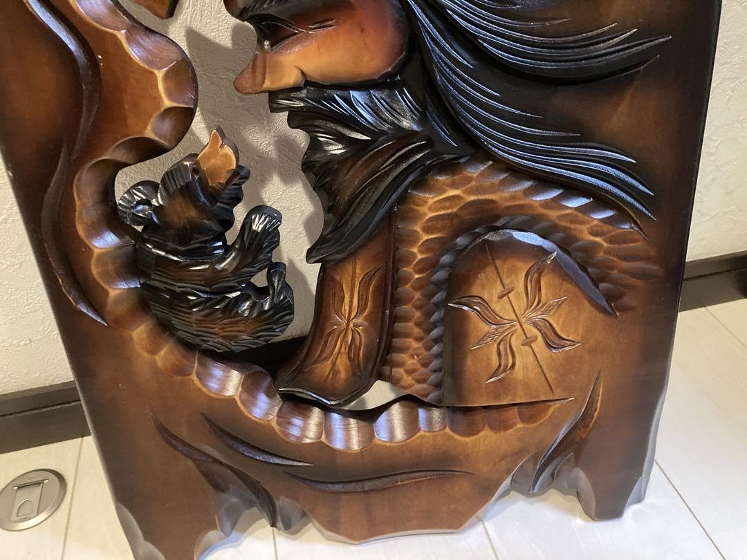 アイヌ　壁掛け　レリーフ Amazon.co.jp: アイヌ 木彫り壁掛け レリーフ 侍 北海道 落款