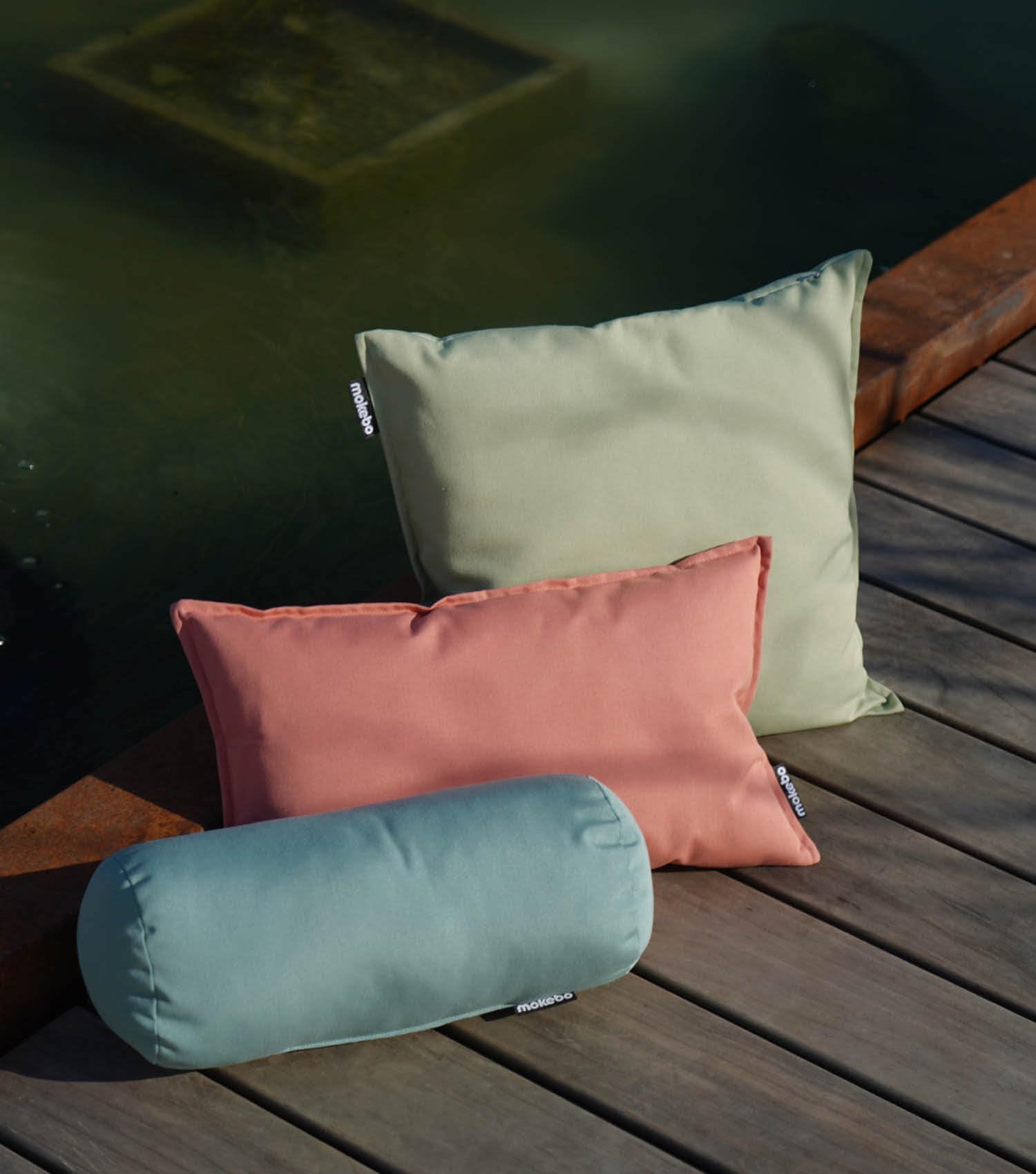 mokebo® Outdoor Kissen 'Das Ruhepolster' 2er-Set, (50x30cm) Terrassendeko, Sofakissen oder Kissen für Balkon, Terasse oder Garten, Dekokissen Bezug aus feinem Outdoorstoff in Taupe