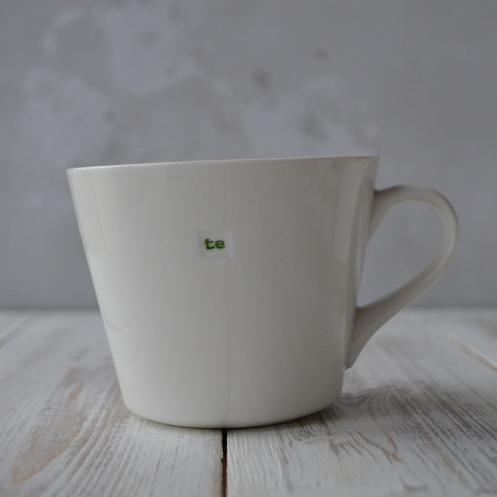 Keith Brymer Jones - Welsh/Cymraeg Word Range - Standard Ceramic White Mug - te (Green) - 350ml - Gift Boxed