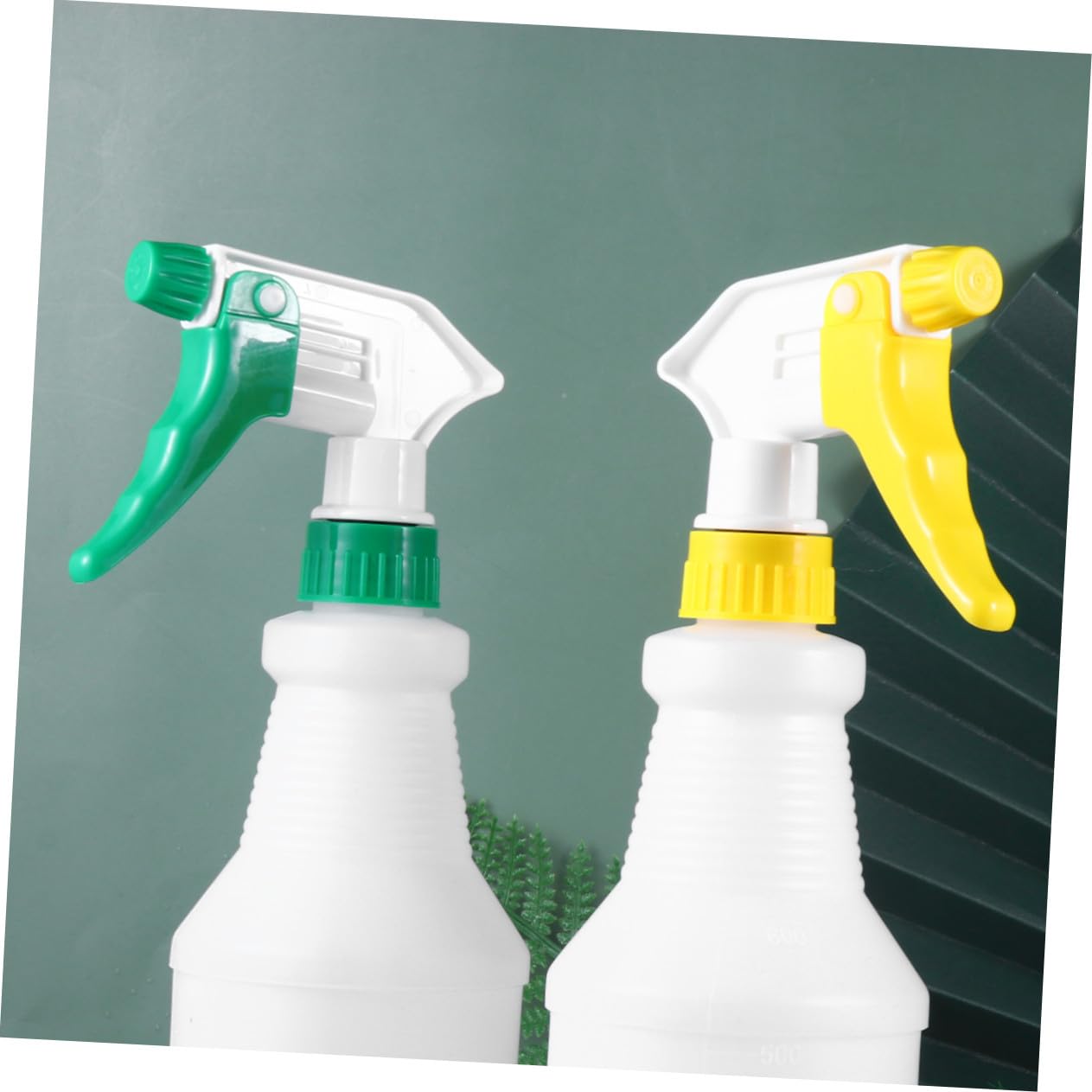 SHERCHPRY 8 Pezzi Bottiglia Spray in Pe 750ml Antigoccia Portatile per Irrigazione delle Piante e Styling Chioma, Spruzzino in Plastica Riutilizzabile Colore Casuale