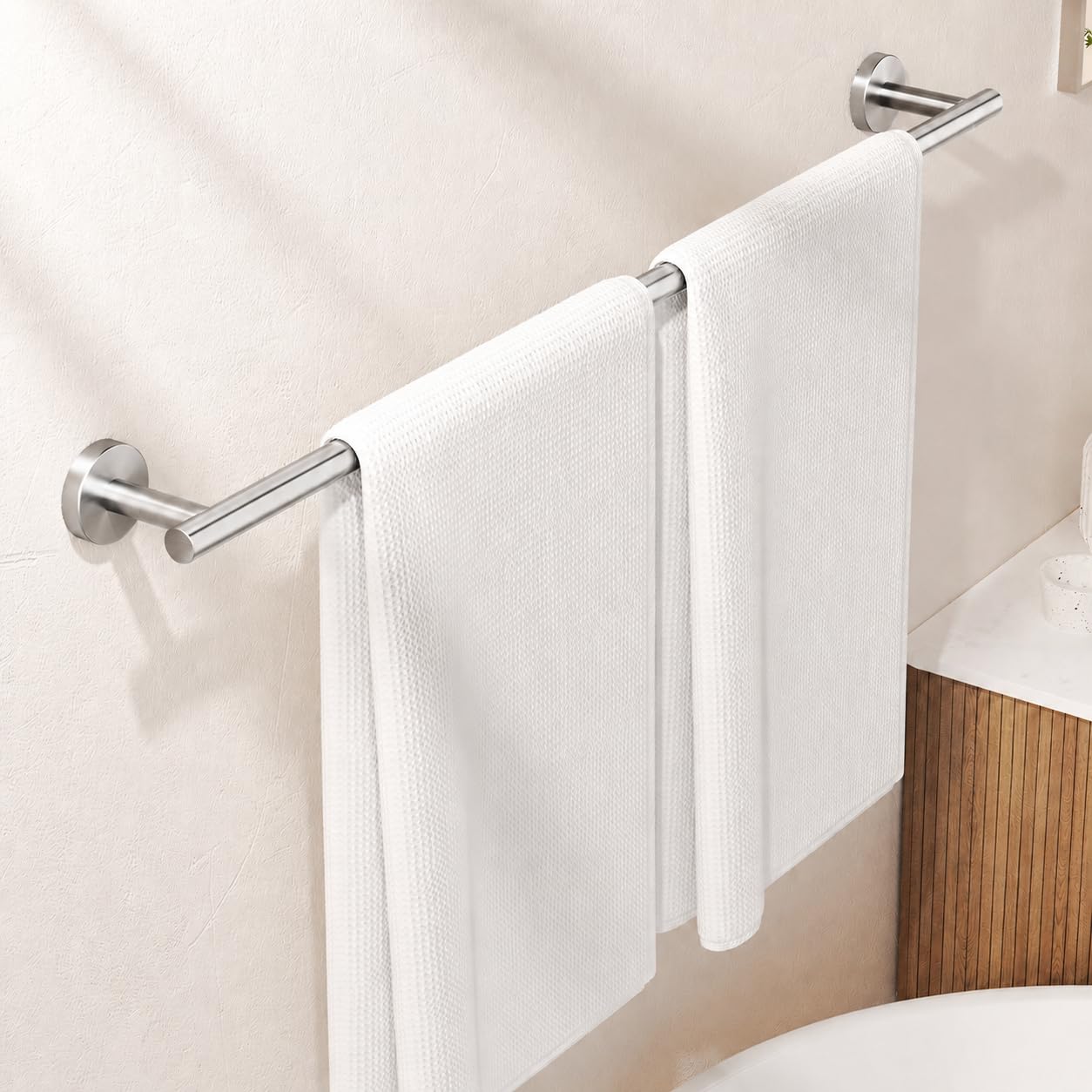 Porte-serviette acier inoxydable brossé 76cm KES pour douche élégante
