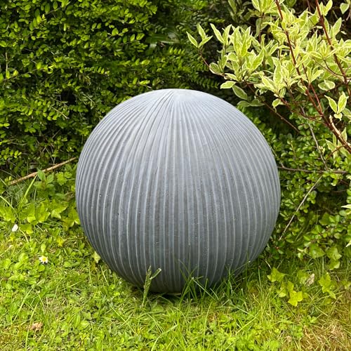IDEALIST Garden Ornaments Outdoor 25cm Decorative Ball | Zen Garden | Swimming Pool | House Entrance | Patio | Ribbed Grey Reinforced Stone Ball with Flat Base 5.5lbs