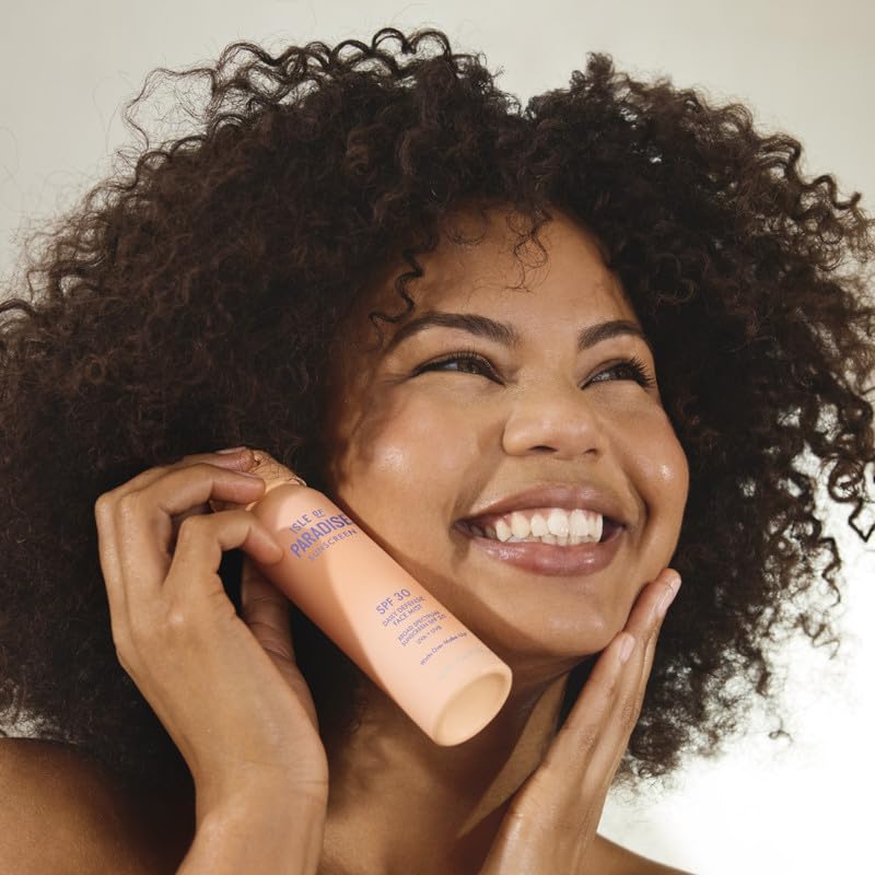 Isle of Paradise Daily Defense SPF 50 Face Mist 59ml – Makeup-Setting Face Sunscreen Spray with Niacinamide & Cica – Invisible, Weightless, Radiant Finish – Vegan, Reef-Safe, All Skin Types - Image 4