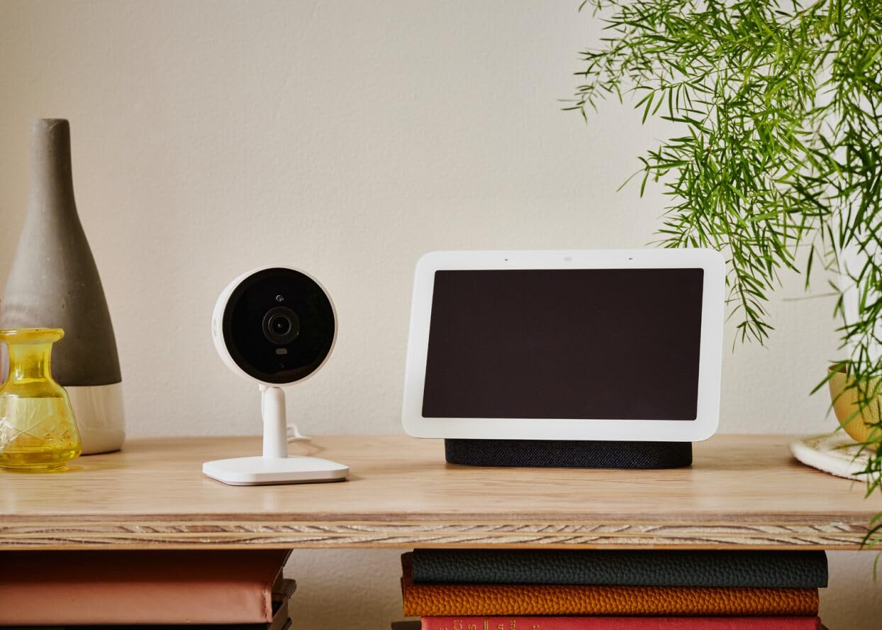 Yale - Caméra d'intérieur Intelligente - SV-IC-1A-W-UK - Full HD Live View & Audio bidirectionnel - Enregistrements de Mouvement - Zones et Planification Personnalisables - Vision Nocturne - Alertes