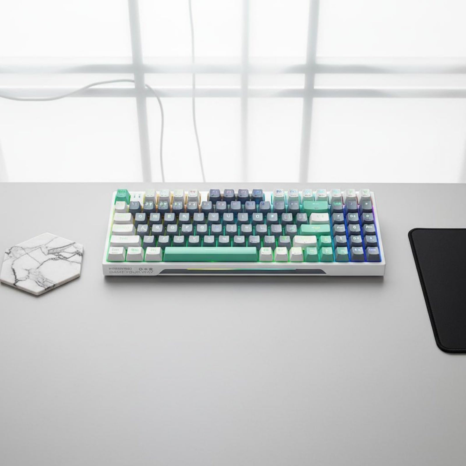 Tastiera Gaming Senza Fili Tastiera Meccanica Tastiera Tastiera Compatta con Struttura Solida Pbt Switch Sostituibili Retroilluminazione Rgb Adatta per Setup Minimal Gaming