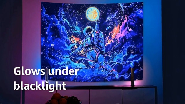 ART152　「宇宙空間(ラベンダー)」　インテリアコーディネート Amazon.com: kampdream Blacklight Astronaut Space Tapestry, UV