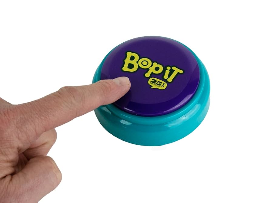 Bop it ゲーム　おもちゃ ポップイット Bopit Amazon.com: Hasbro Gaming Bop It : Toys & Games