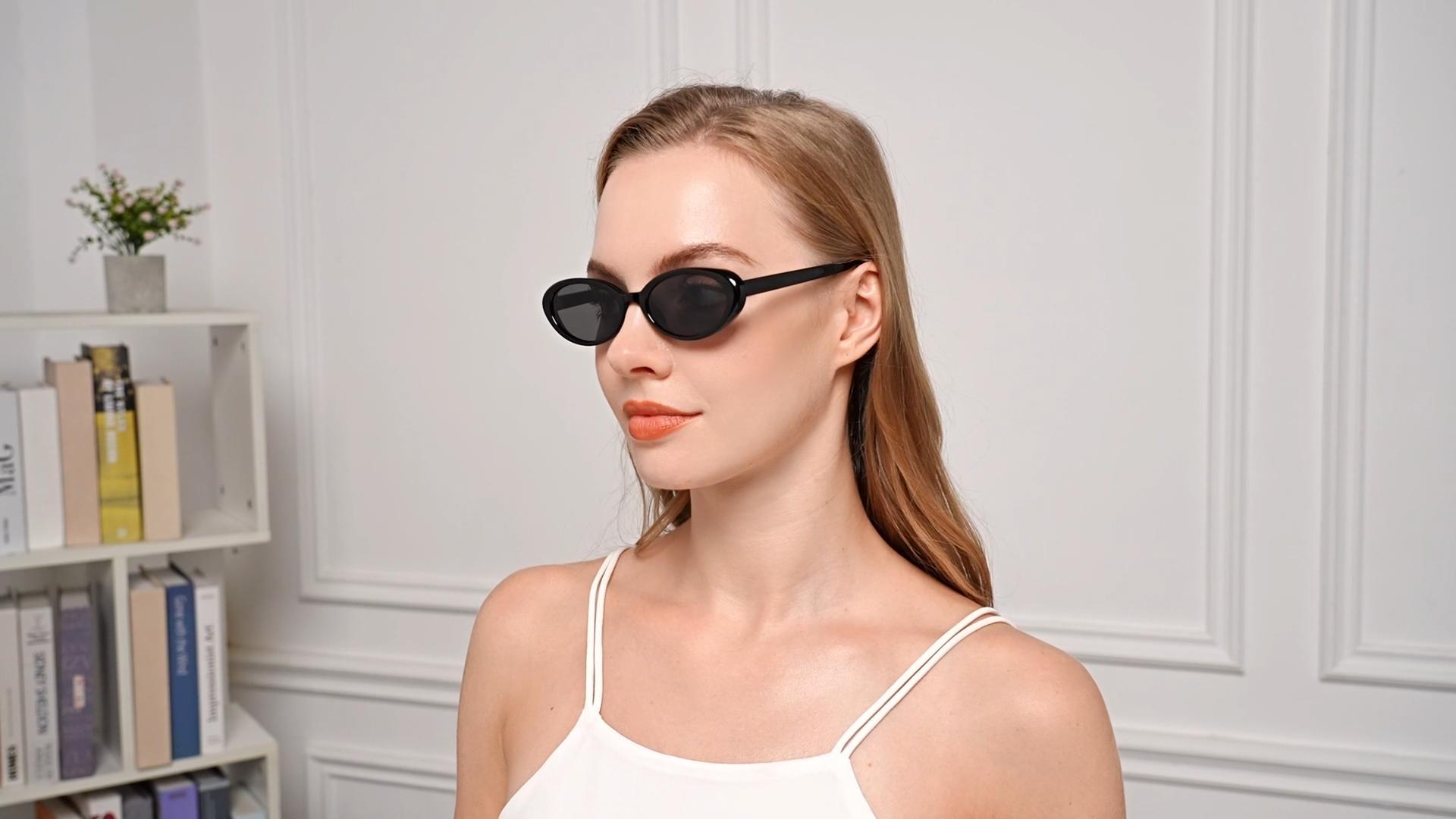 【平成レトロ】docomo　N504is アルバローザ　Men's egg ONLYZILLA Retro Oval Sunglasses for Women and Men Small 90s Style
