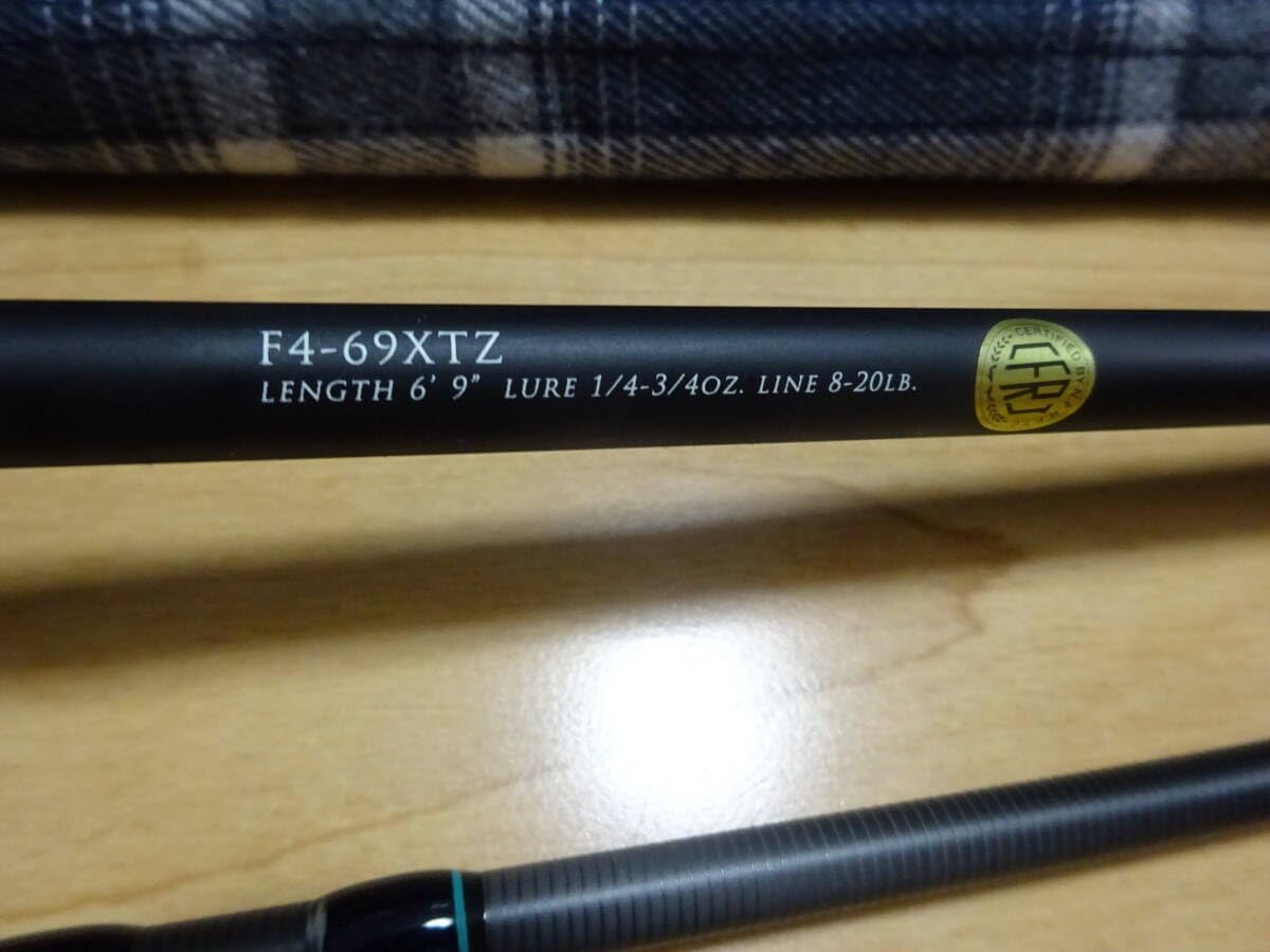 超 メガバス トライザ F4-69XTZ Megabass Triza Baitcasting F4-69XTZ 
