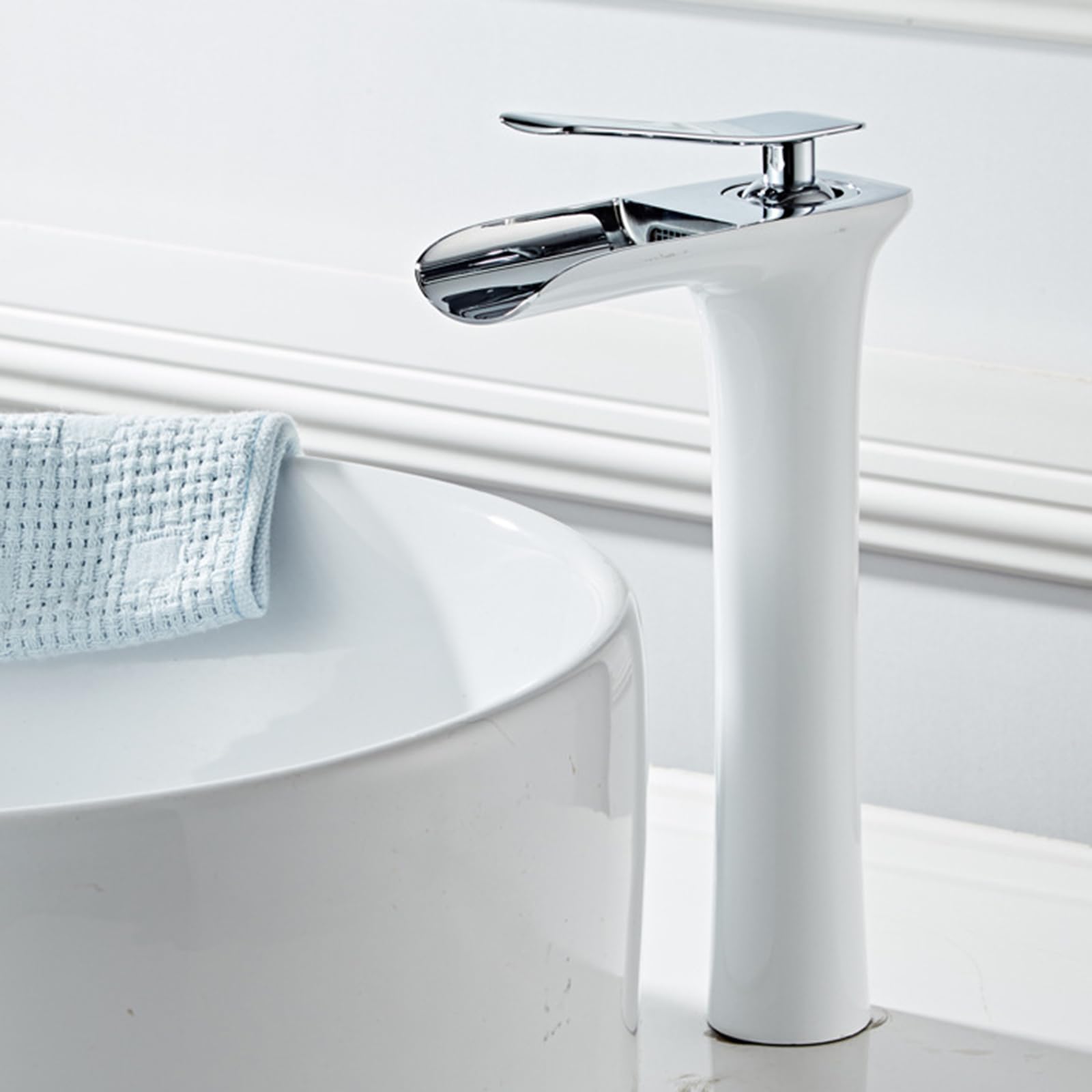 HCFYAUIS Modern Bathroom Faucet Single Hole Mixer High Arc Waterfall Sink Tap for Stylish Lavatory Decor & Easy to Install Perfect for Contemporary Bathrooms