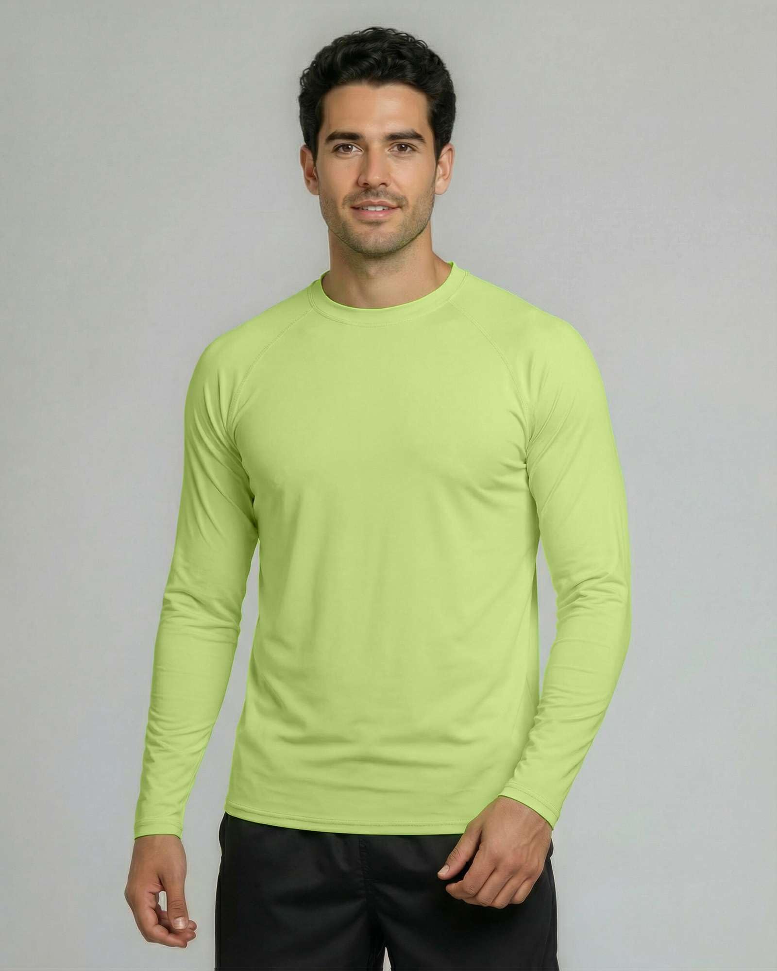 Real Essentials Paquete de 4: camiseta de protección de manga larga para hombre, UPF 50+, para natación, playa, protección solar UV, pesca, secado rápido (grande y alto)