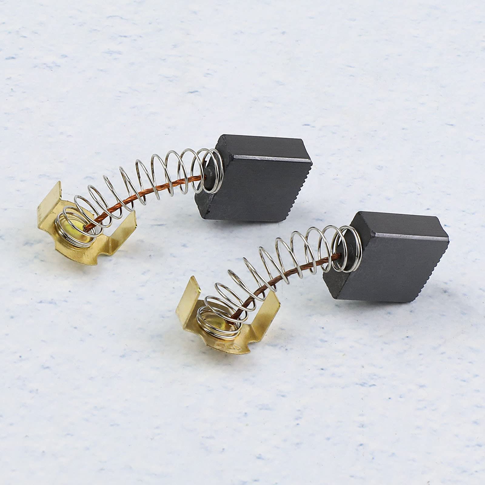 ECSiNG 2 pares de escobas de carbón 1619P04451 17x17x7mm compatible con sierra de pestaña deslizante GCM 10/GCO 14-1/GCM 10 para herramienta eléctrica