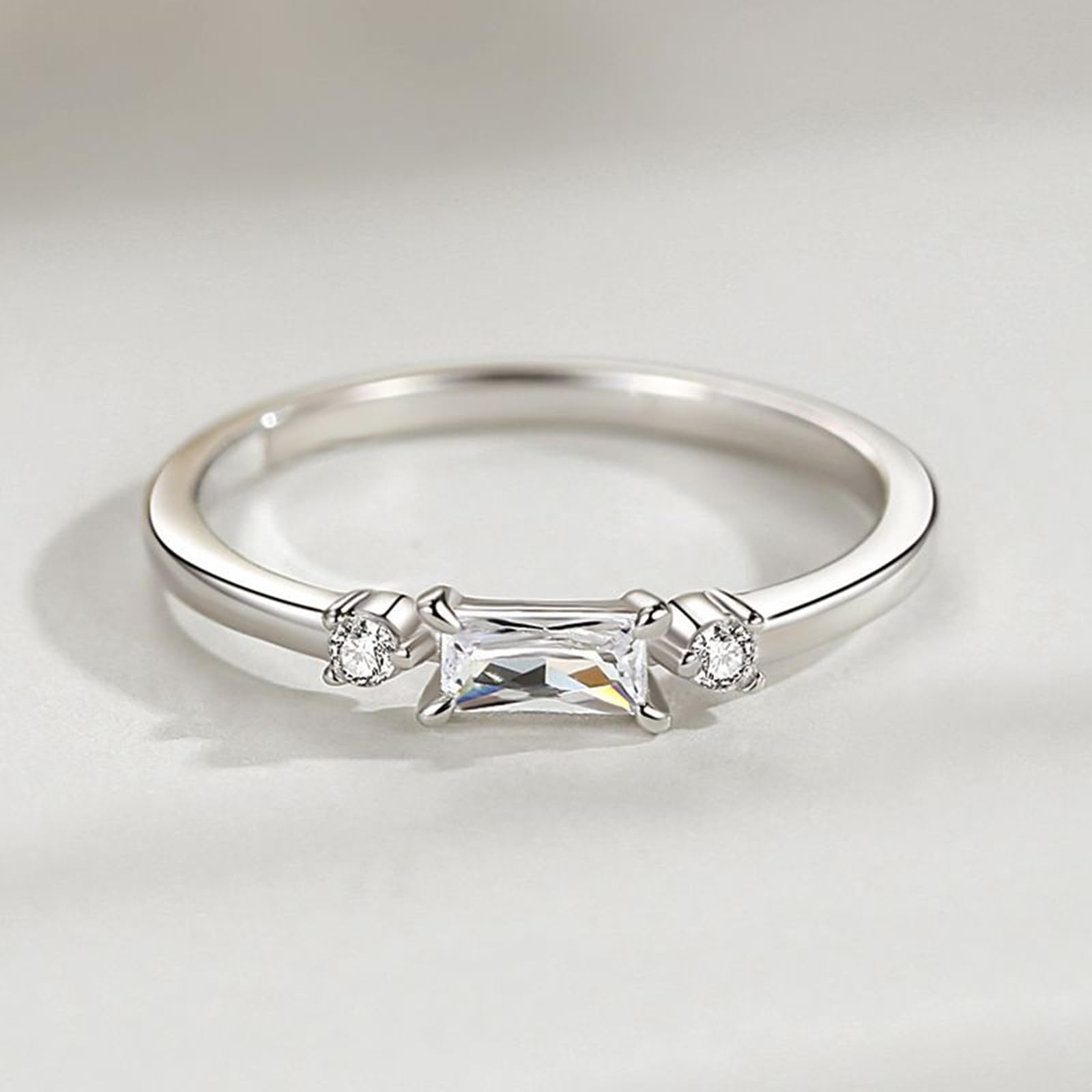 Bague Femme Or Blanc, Anneau Empilable Incrusté de Moissanite Rectangulaire, Bague Trois Pierres en Or Véritable Classique