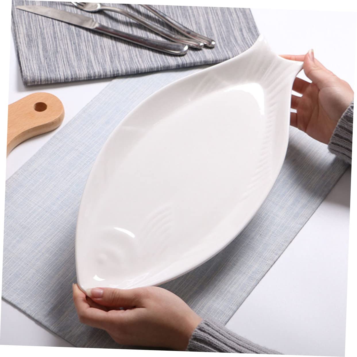 VALICLUD Ceramic Fish Serving Plate Dish for Home Use Elegant Food Platter for Entertaining and Family Gatherings and Easy to Clean for Christmas and Parties