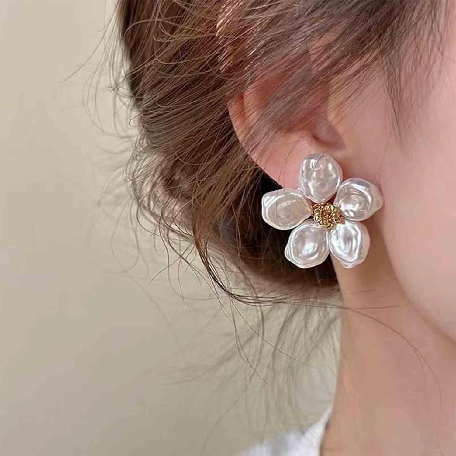 Vintage Acrylic Flower Stud Earrings White Flower Petal Earring Large Flower Earring White Flower Earrings Jewelry for Women - Image 6