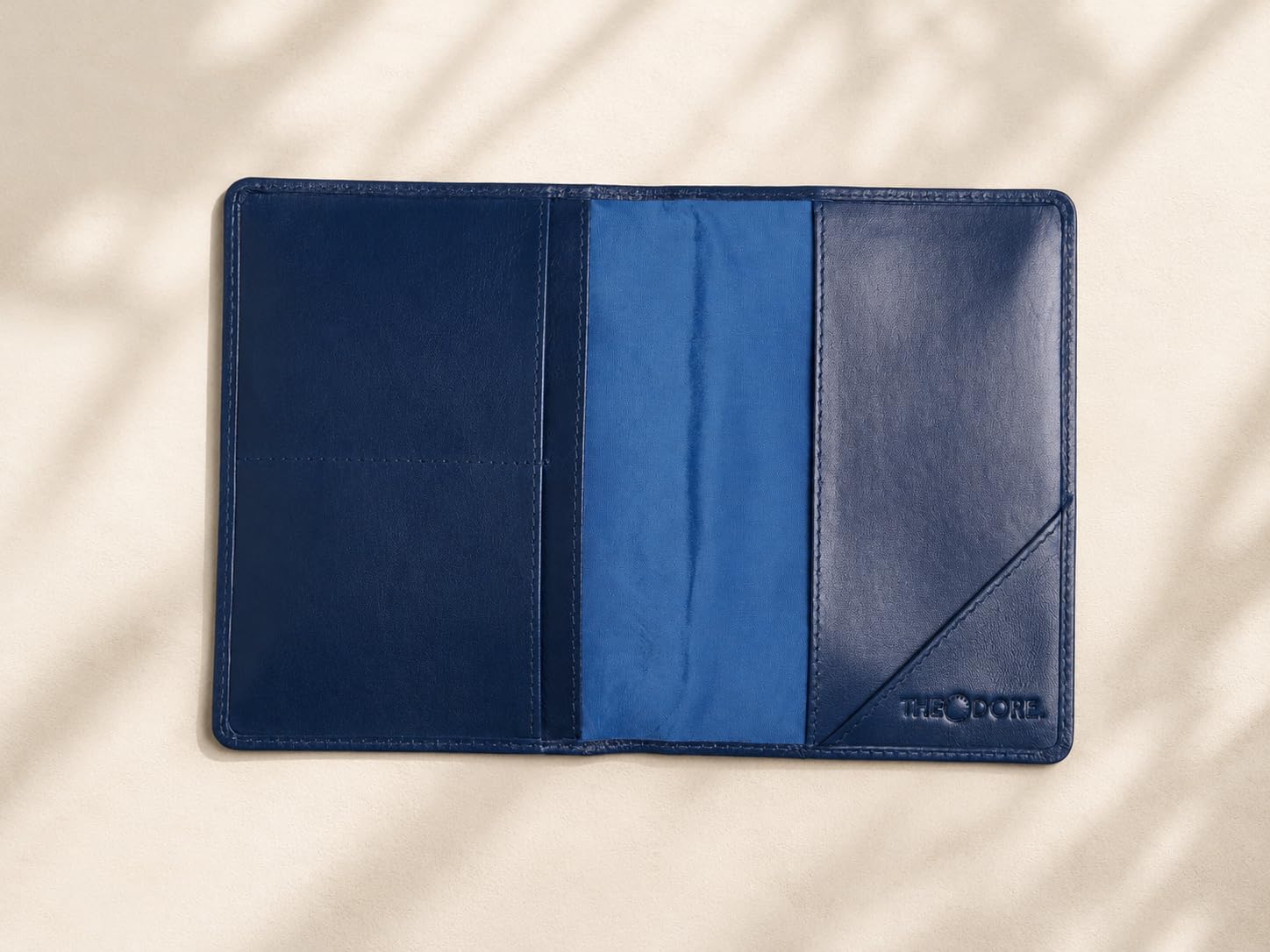 Theodore Porta passaporto in pelle, Blu, Pieghevole e compatto