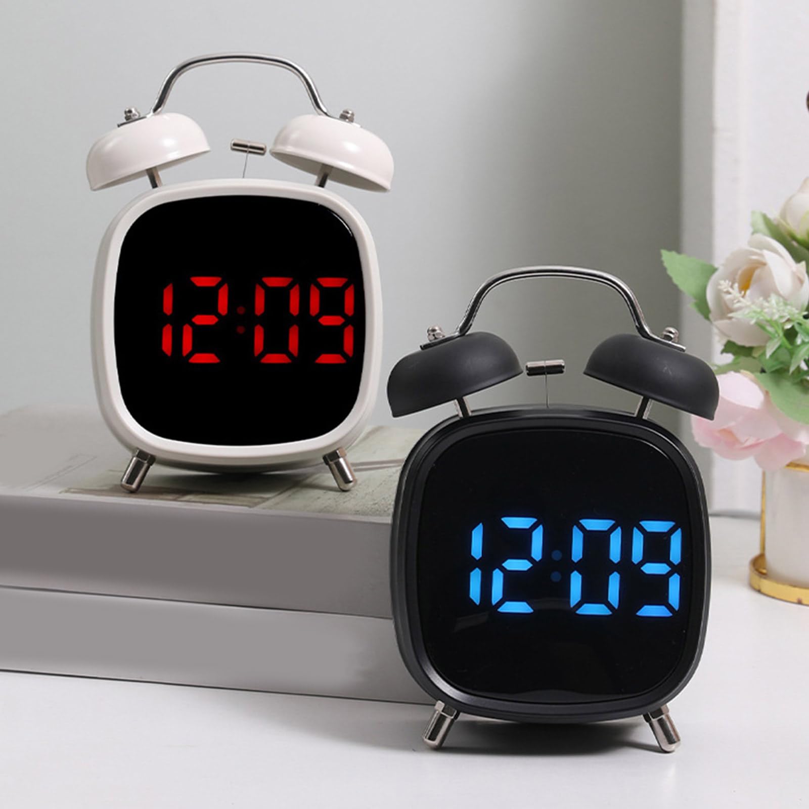 Reloj despertador digital de doble campana, alarmas de escritorio, pantalla regulable, fácil de leer, diseño de sonido progresivo, reloj despertador digital retro