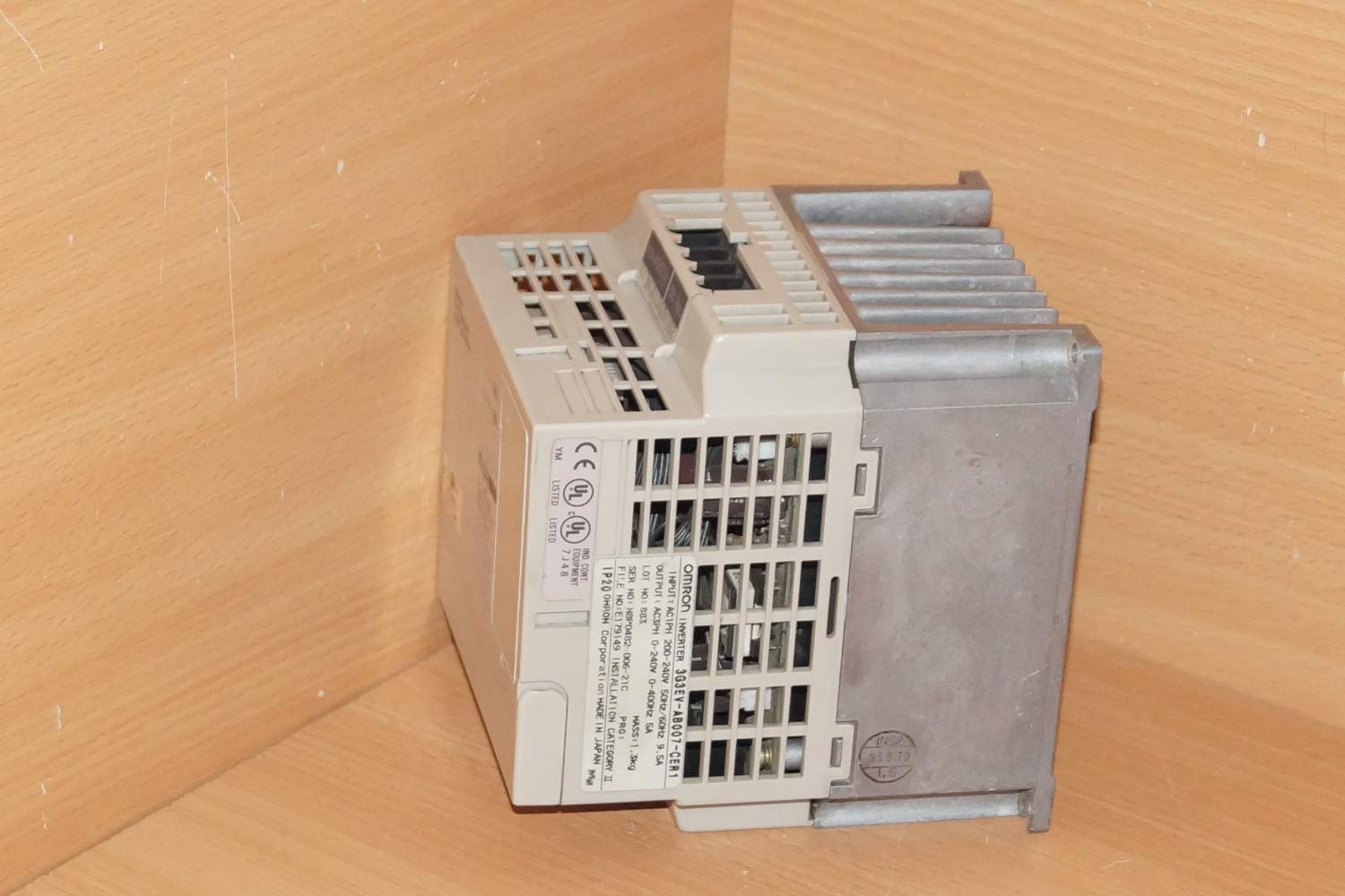 OMRON SYSDRIVE 3G3EV-AB007R-CER1