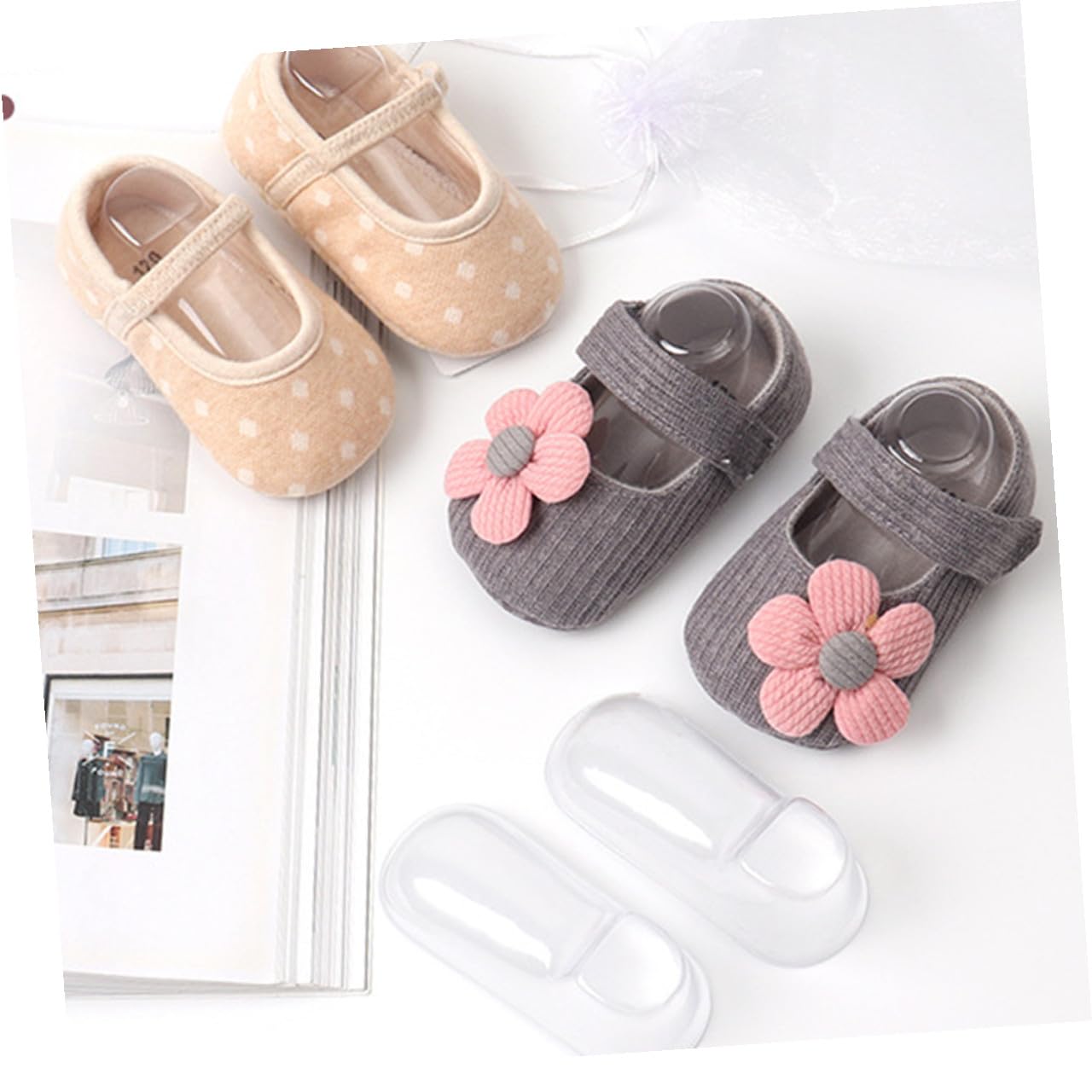100 Stück Kunststoff Babyfüße Schuhhalter Transparente Babysocken Display Ständer Strapazierfähige Fußmodelle für Kleinkindschuhe und Socken Präsentation