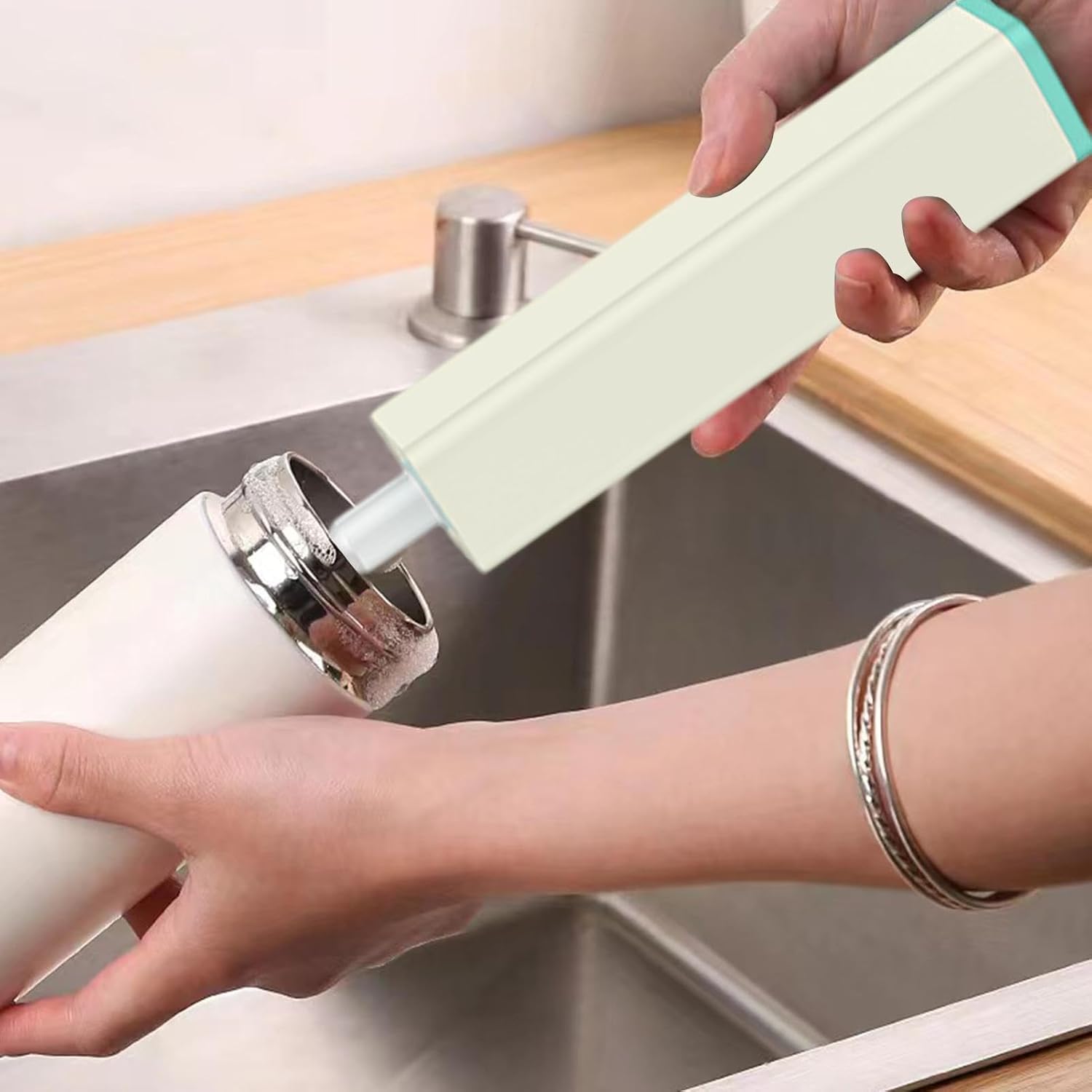 MayMax Cepillo Limpiador de Botellas Automatico, Limpiador Electrico Rotatorio para Vasos, Botellas Reutilizables y Termos, Recargable para Cocina