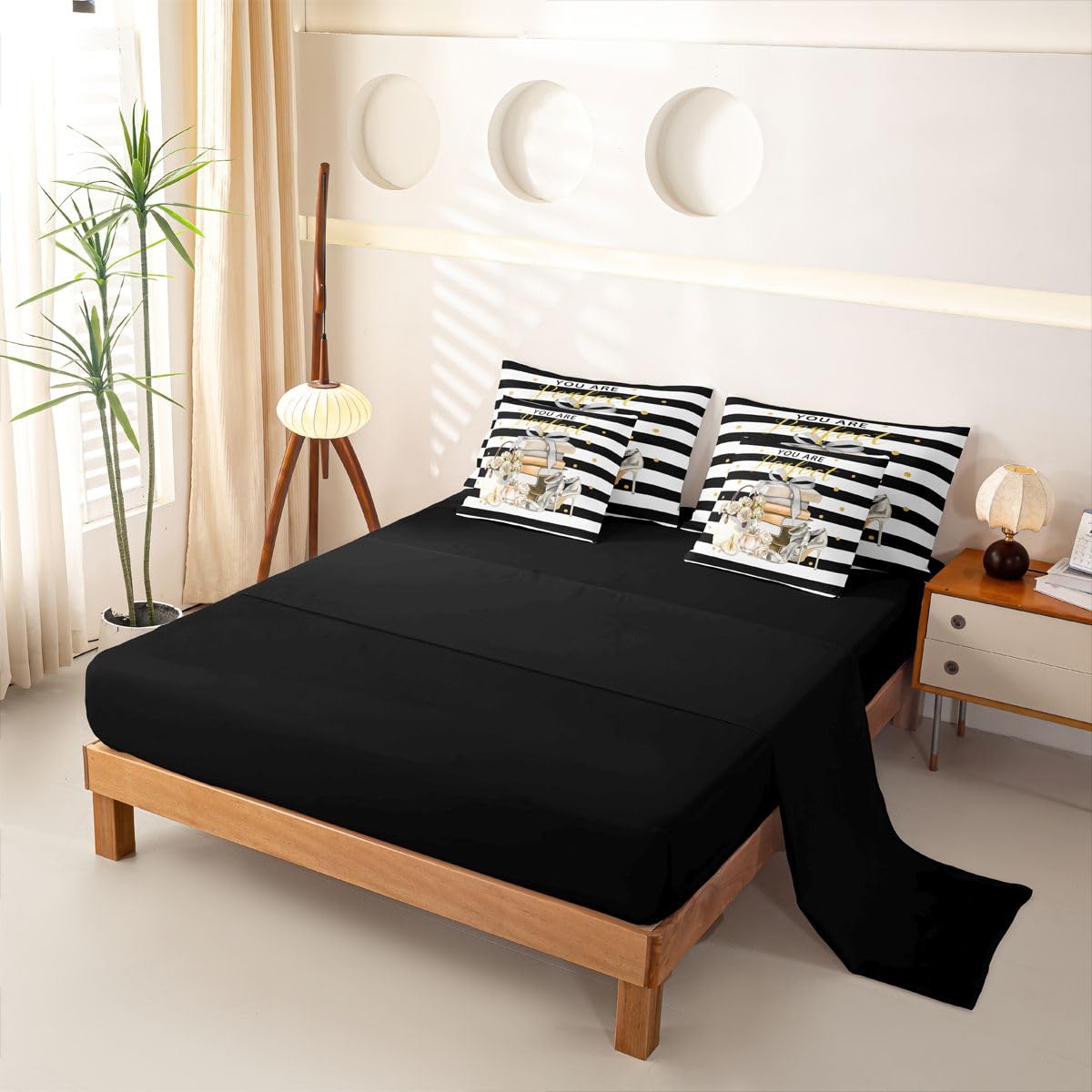 Loussiesd Juego de funda de edredón tamaño King con sábanas para niños y niñas, blanco, negro y dorado, juego de ropa de cama de 7 piezas, ropa de cama perfumada en una bolsa, zapatos de tacón alto