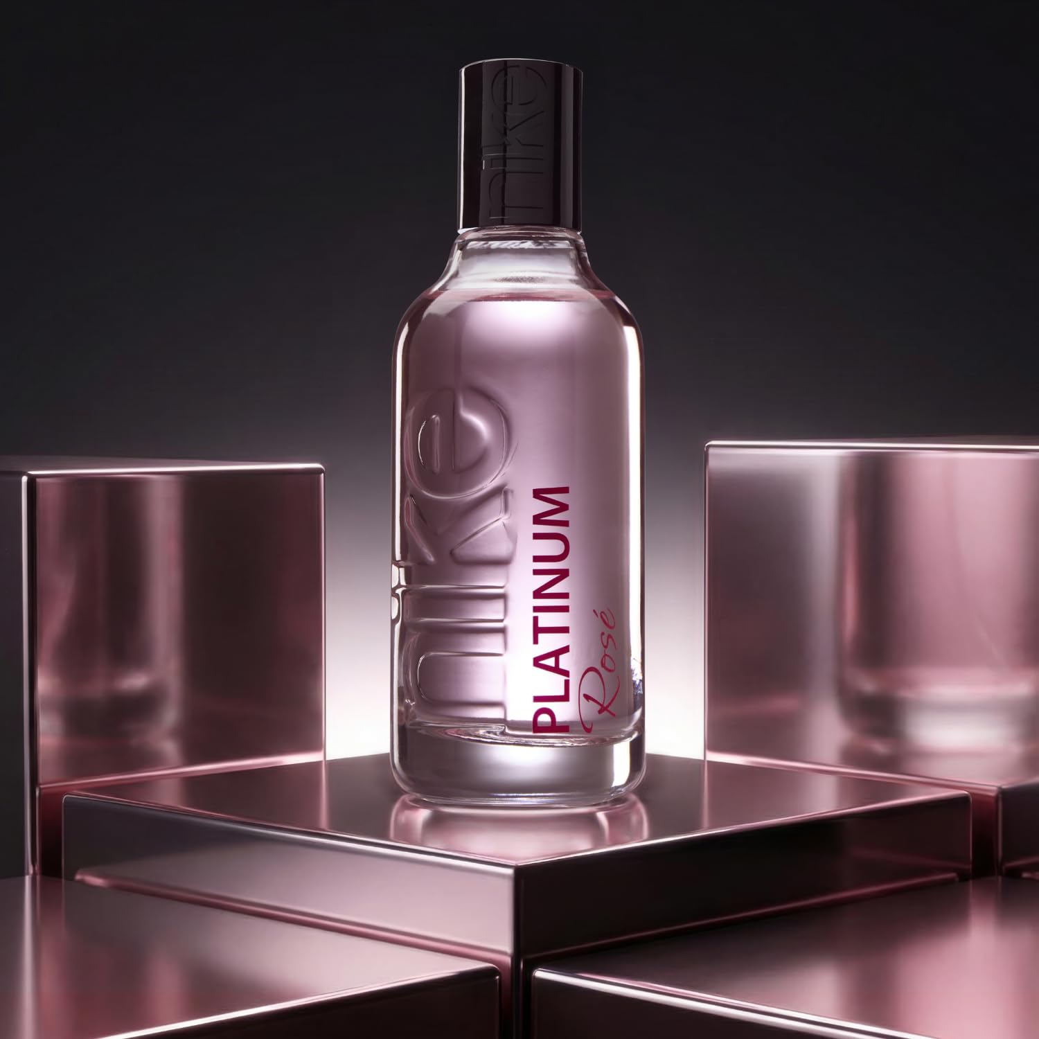 NIKE - Platinum Rosé Woman Pack de 3 x 200 ml, Desodorante Mujer Spray, Desodorante Antimanchas para Todo Tipo de Piel, 0% Sales de Aluminio, de Larga Duración, Fragancia Frutal Amaderada