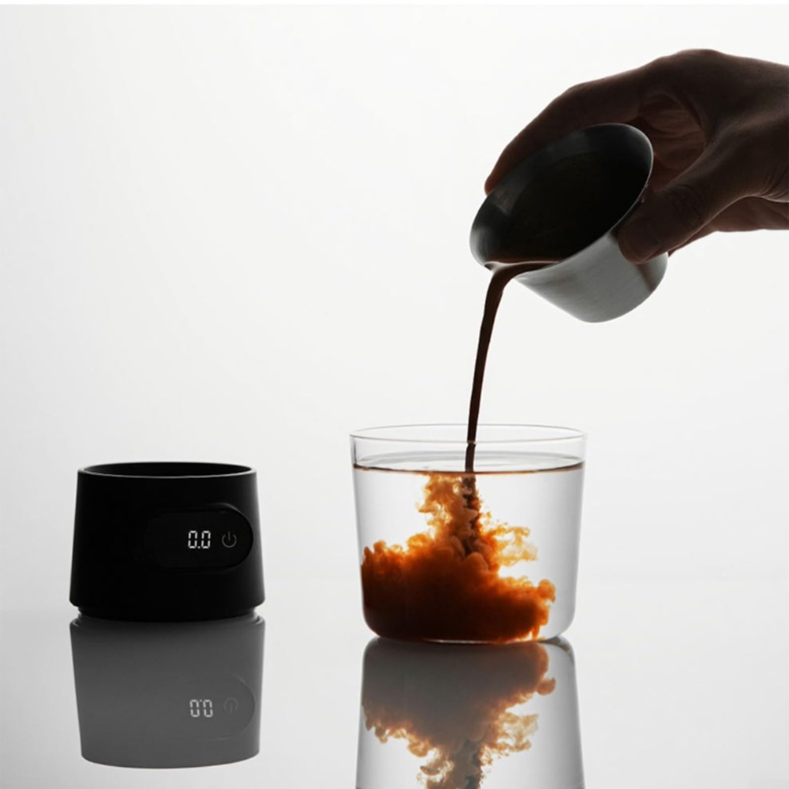 Digitaler Espresso Dosierbecher mit Waage 0,1g Präzision, Kaffee Messbecher Edelstahl 100ml, Elektronische Küchenwaage für Barista Zubehör Schwarz