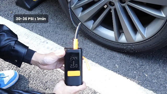 Pompa Ad Aria Elettrica Portatile 150 PSI – Batteria 2000 MAh, Luce LED SOS, Autostop, Per Auto Bici Moto E Palloni