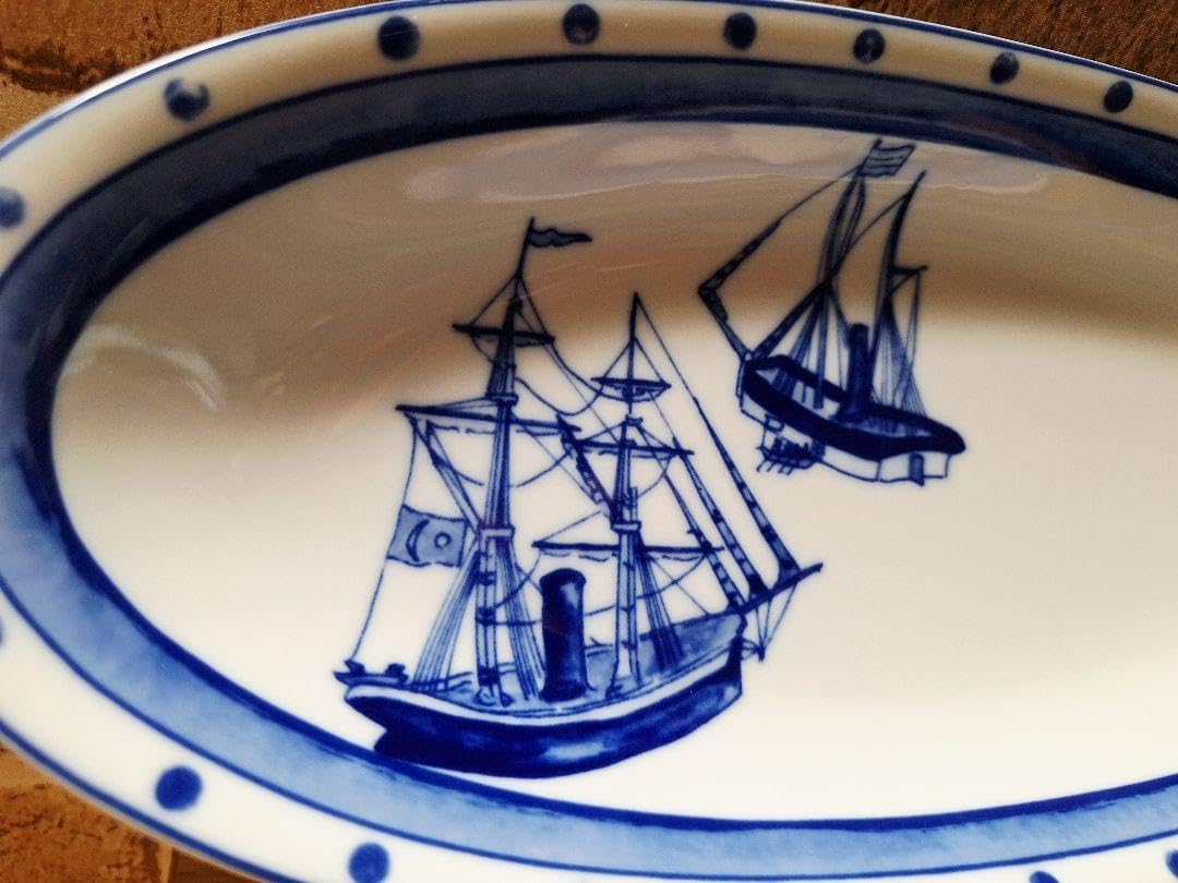 宮内庁御用達 老舗 深川製磁 百年庵 貝デザイン 金彩桜花お皿二枚 深川 宮内庁御用達 老舗 深川製磁 百年庵 貝デザイン 金彩桜花お皿二枚 深川