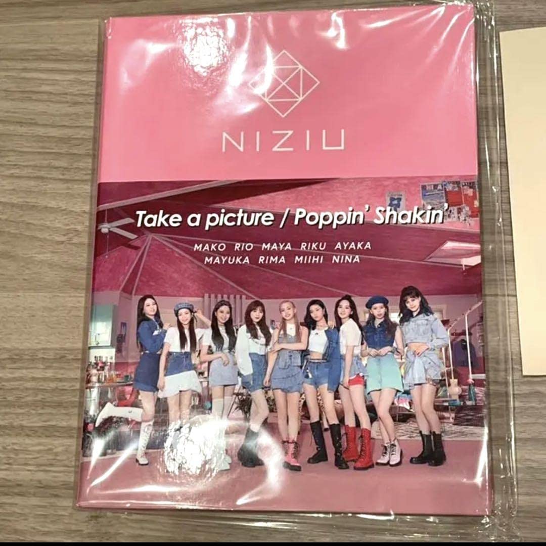 Amazon.co.jp: NiziU グッズ 4点セット ラントレ ケース ミニポスター