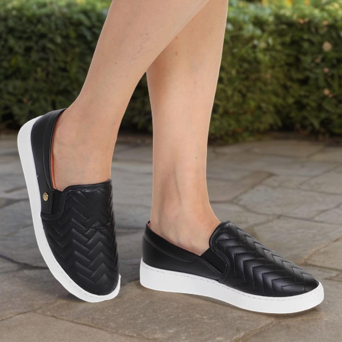 Tênis Vizzano Feminino Casual Slip-on 1214.1010 em promoção! Veja a oferta e mais achadinhos de Tênis 7 Hoje é o melhor dia para comprar Tênis Vizzano Feminino Casual Slip-on 1214.1010 com aquele preço maroto! Promoção! Aproveite a oferta! 7