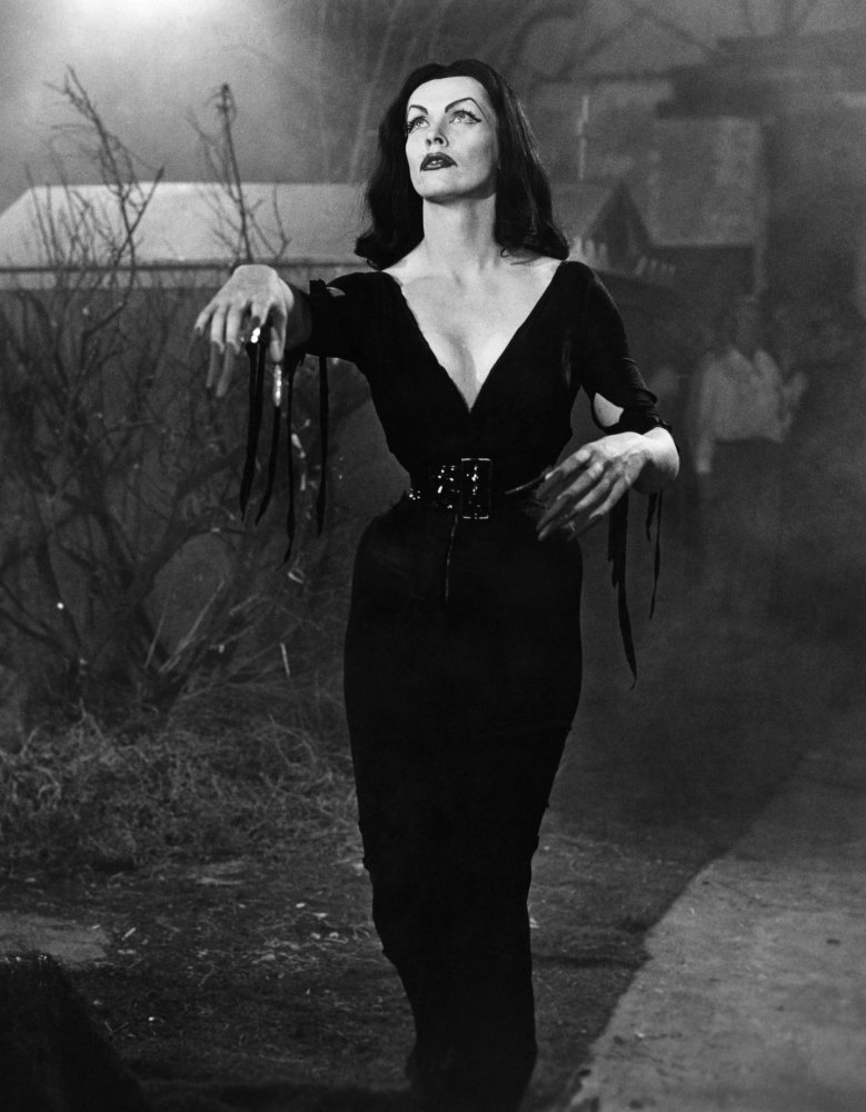 Amazon.com: Plan 9 From Outer Space Vampira (Maila Nurmi) 1959 Photo Print  (8 x 10): Posters & Prints