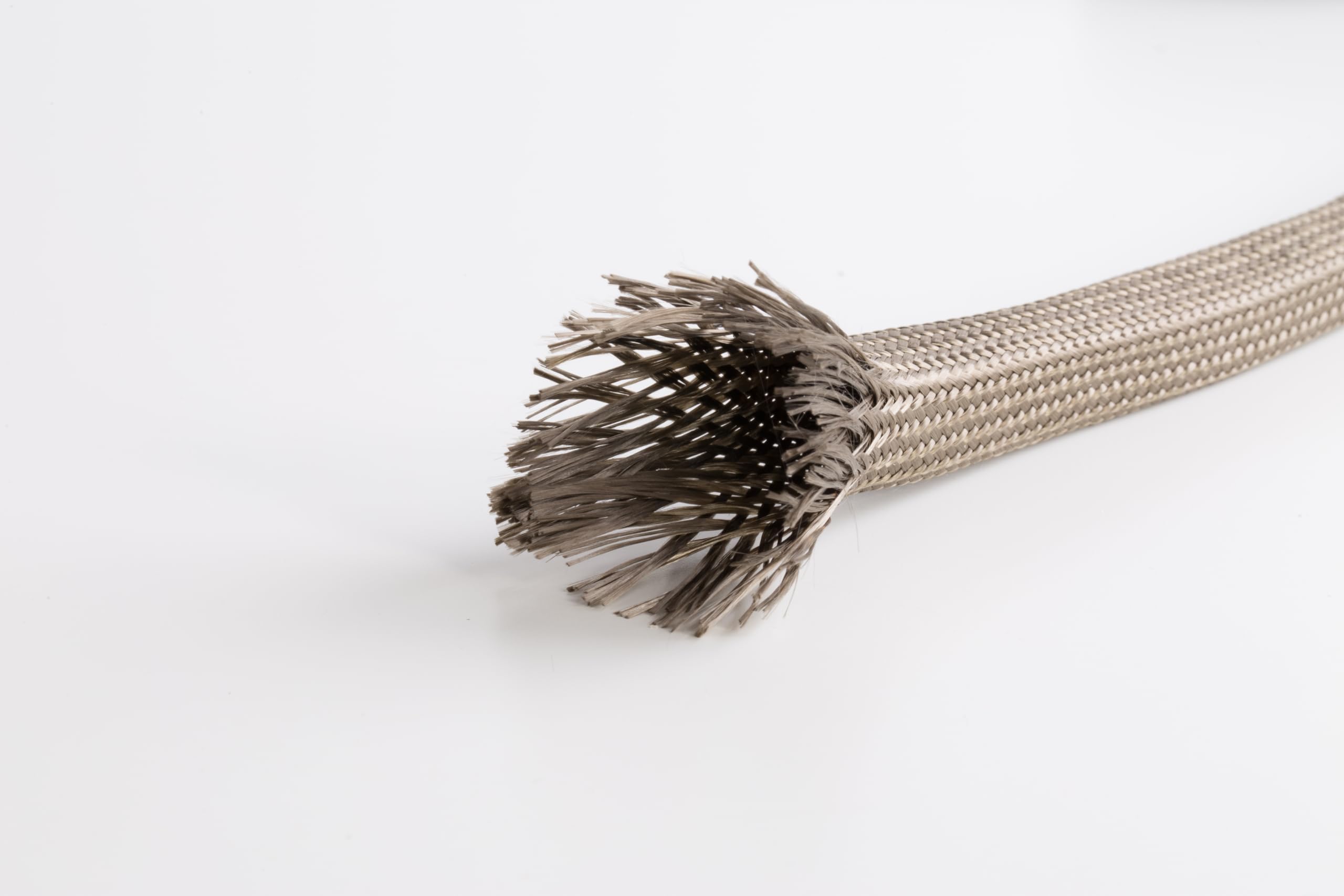 Guaina Ignifuga in Basalto espandibile diametro interno da 12mm a 18mm, Tecnologia Aerospaziale per Isolamento Termico Estremo, Protezione Anti Fuoco. Made in Italy. Matassa da 5 metri