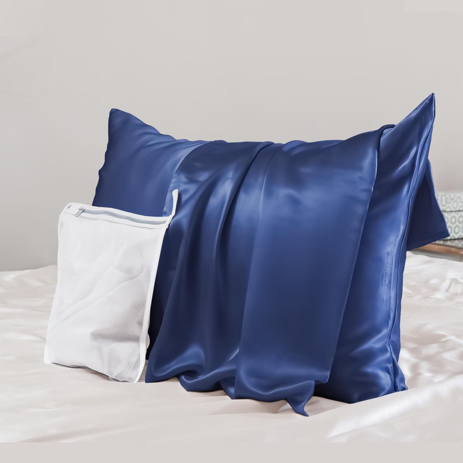 PROMEED Funda de almohada de seda de morera 100 % para cabello y piel, resistente a los alérgenos en ambos lados, 23 momme, 1400 hilos, con cremallera oculta, 1 unidad (Queen, 51 x 76 cm, azul marino)