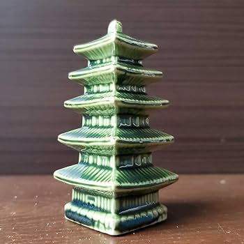 Amazon.co.jp: 【ミニチュア陶器 五重塔 緑】ゴジュウノトウ