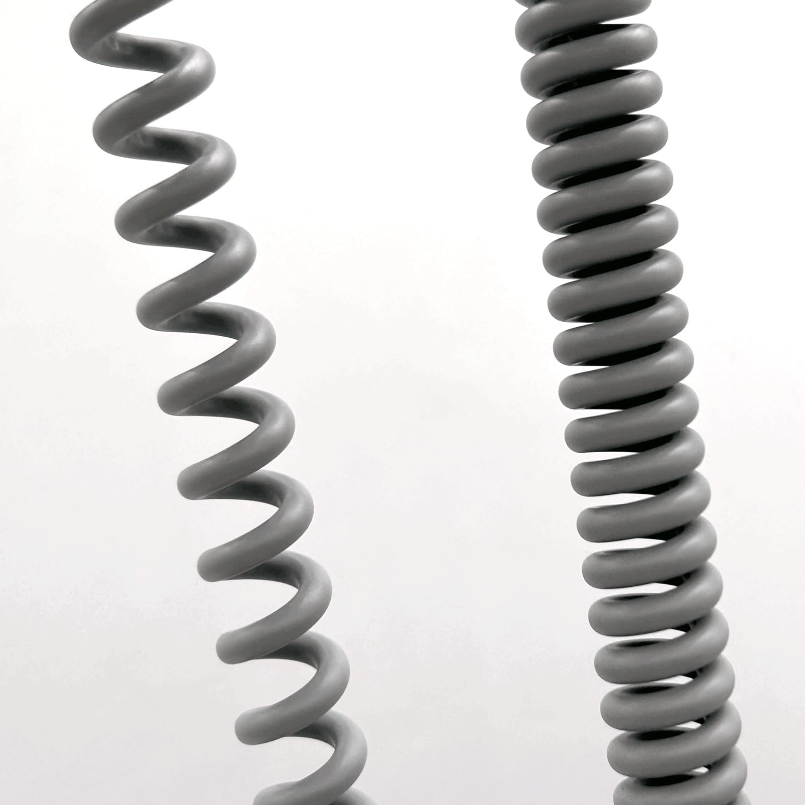 Graues 2-adriges Spiralkabel 17AWG 1mm2 Hitzebeständiges Polyurethan Dehnbare 15 Meter Leitung Elastizität