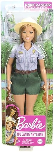 Miniatura 5 de Barbie Muñeca de guardabosques rubia con curvas de 12 pulgadas con atuendo Ranger que incluye camisa de mezclilla, pantalones cortos de color caqui