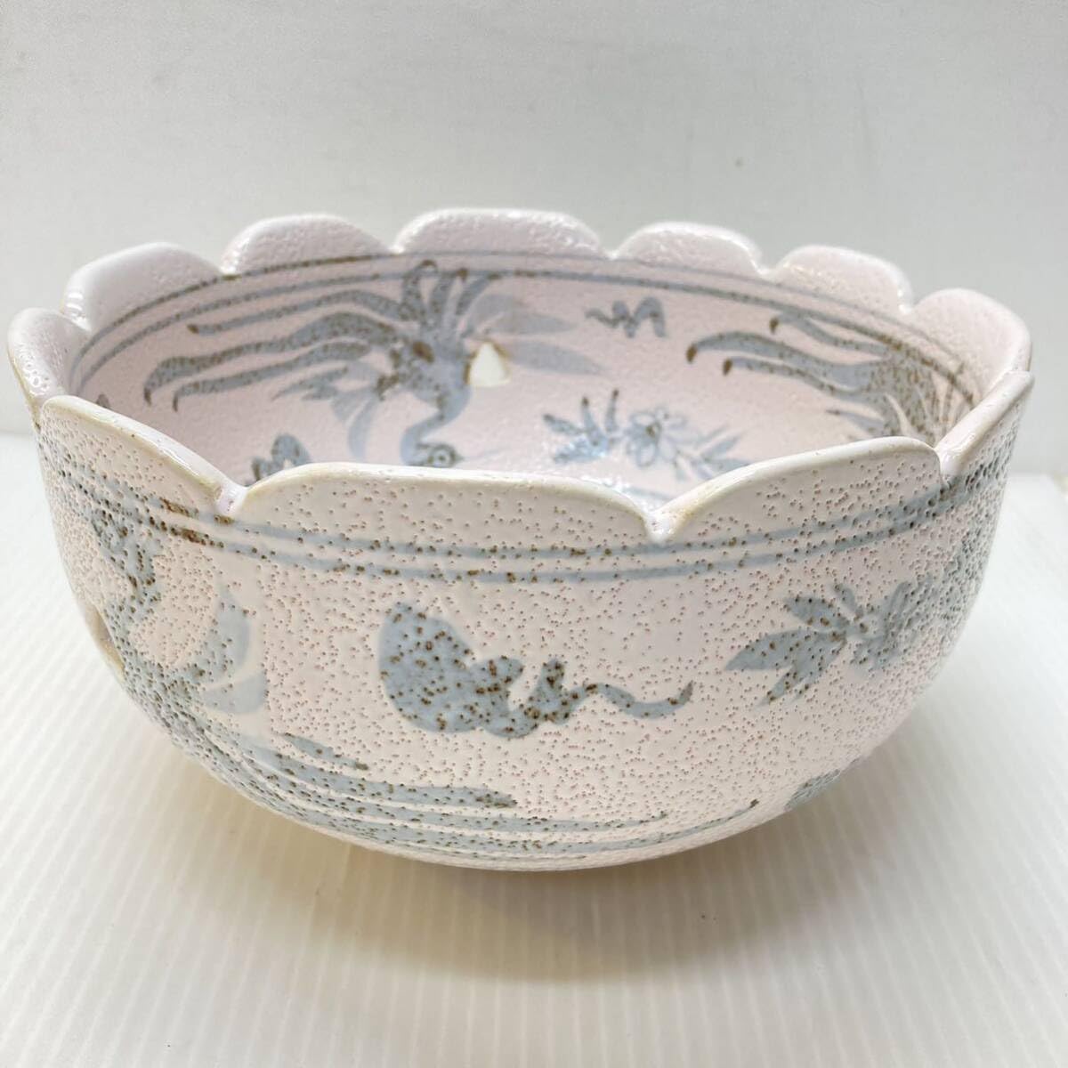 平安陶春の染付梅菓子鉢 染付梅絵 鉢（梅型） ｜ 有田焼の源右衛門窯公式オンラインショップ