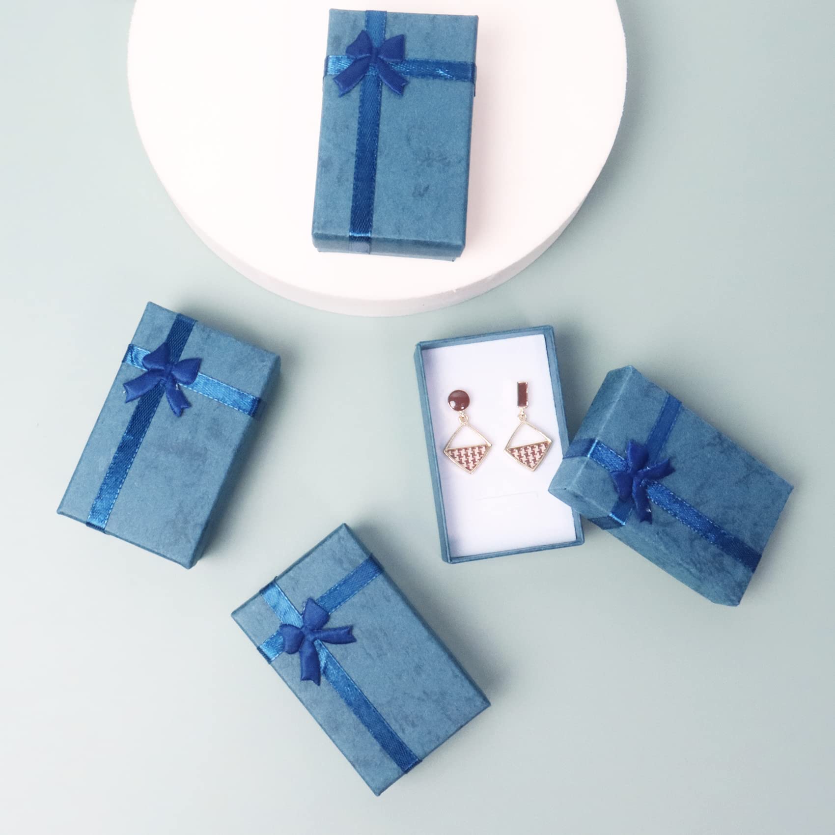 Confezione da 10 scatole per anelli sfusi 4x4x3 cm scatole regalo in cartone Kraft marrone gioielli collana orecchino per le donne custodia da imballaggio con spugna  36