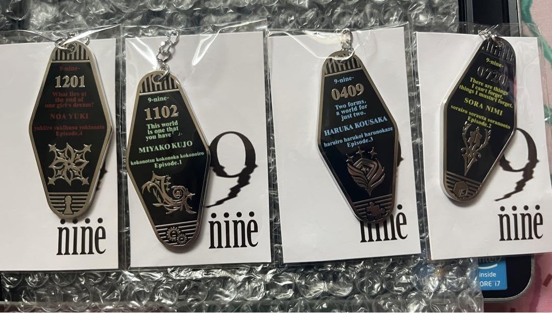 Amazon.co.jp: 9nine フルメタルモータルキーホルダー : ファッション