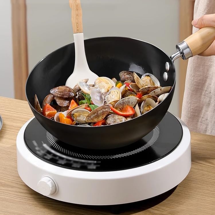 Wok con mango integrado y fondo plano miniatura 4