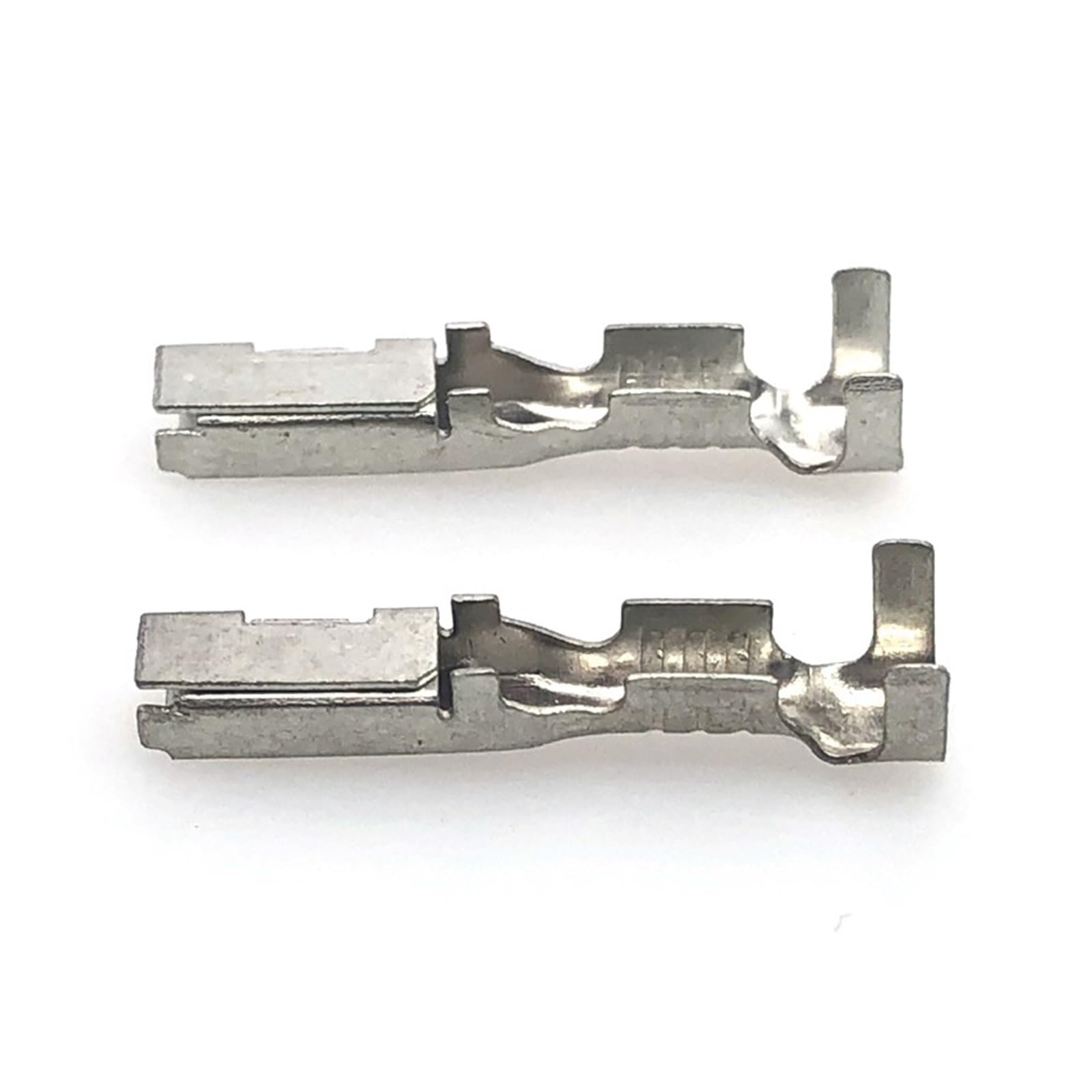 50 Stück Auto-Buchsen-Crimp-Anschluss 2,2 mm Stecker Spleißstifte lose Anschlüsse 8240–4862(500 Pcs)