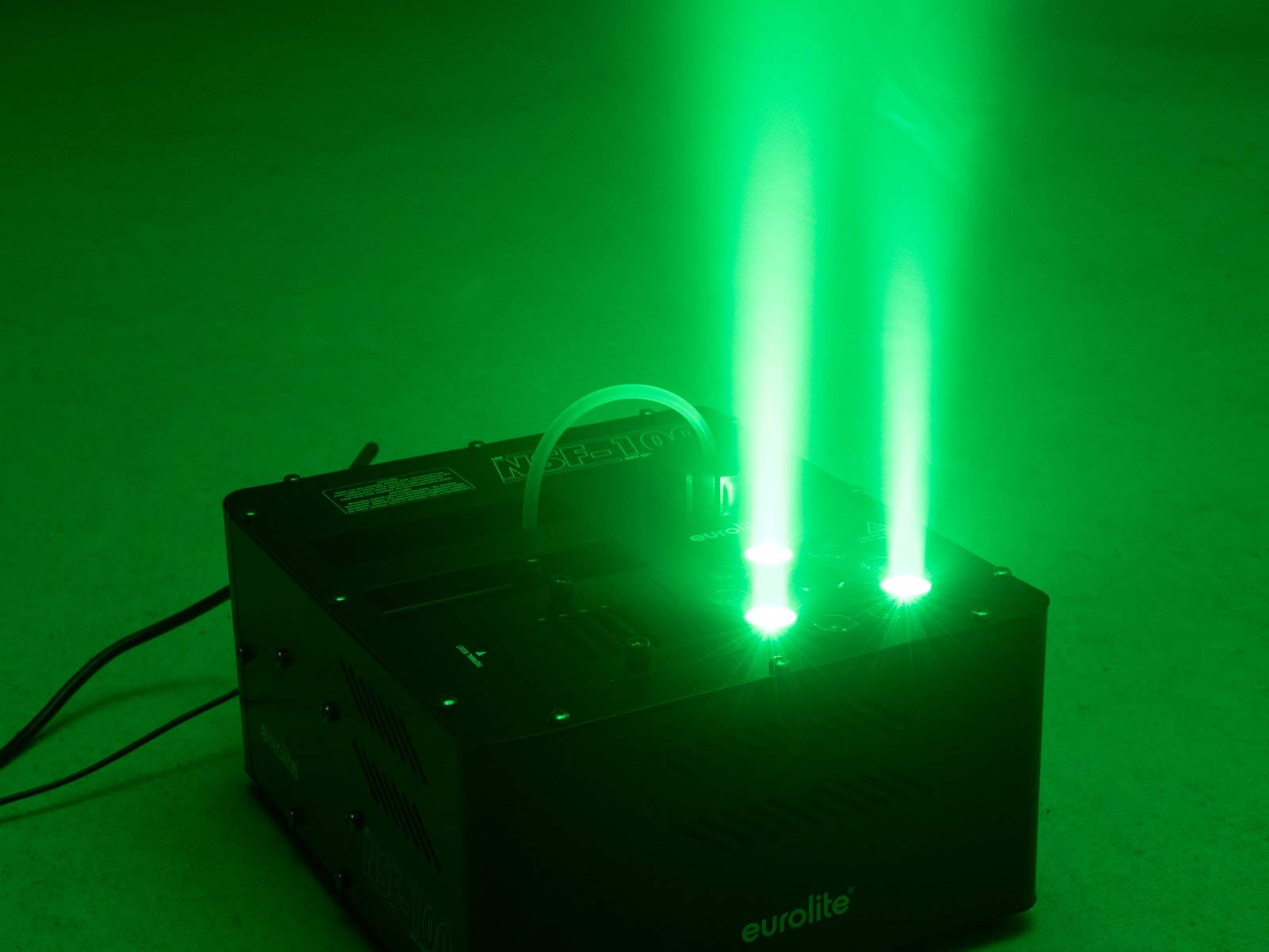 EUROLITE NSF-100 LED DMX Hybrid Spray Fogger | DMX-Nebelmaschine mit 850 Watt, LED-Beleuchtung, senkrechtem Ausstoß