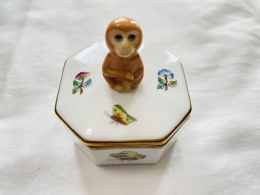 【超美品】Herend ヴィクトリア　さる　小筐　小箱ボンボニエール Amazon.co.jp: Herend ヴィクトリア さる 小筐 小箱ボンボ