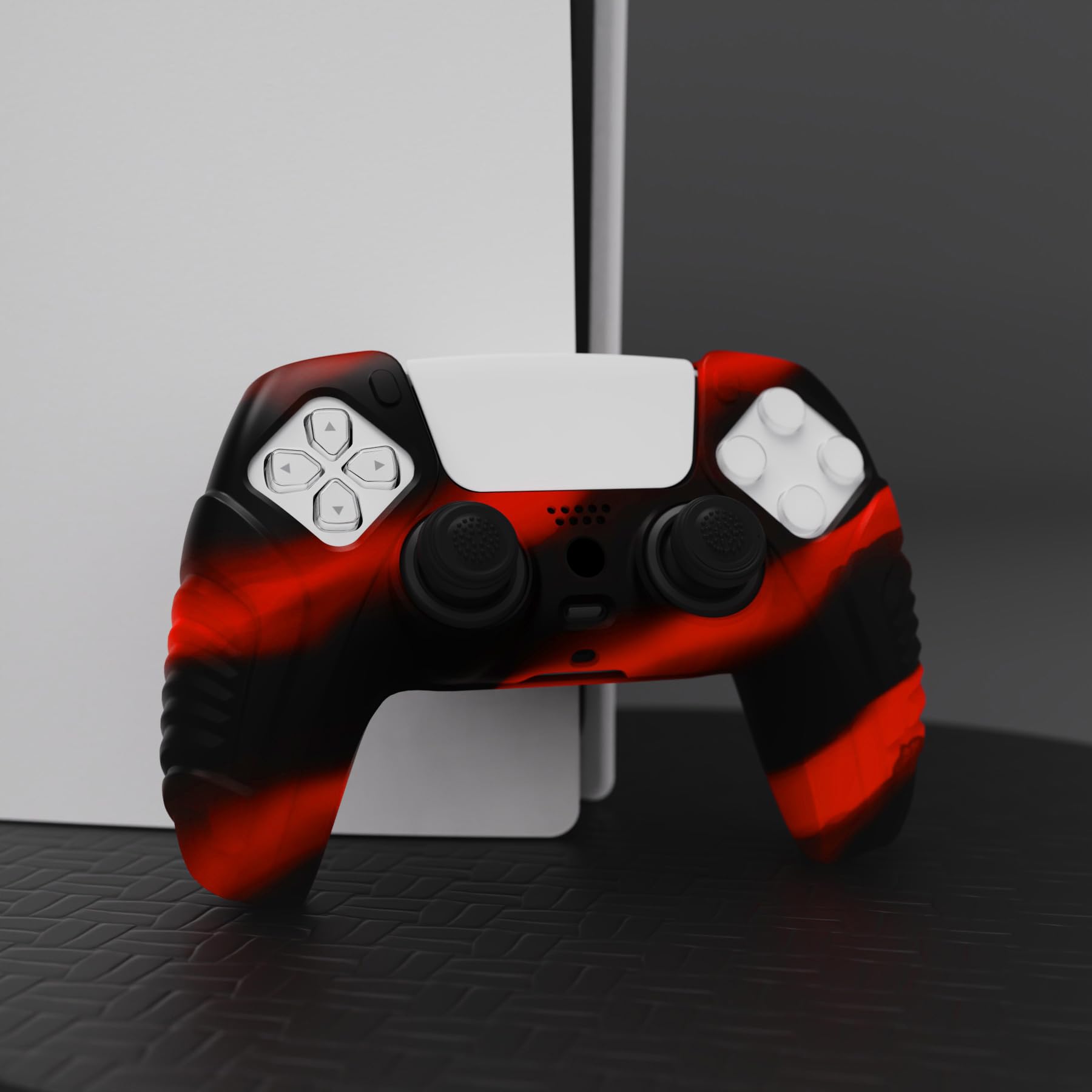 PlayVital Funda de Silicona para ps5 Mando - Carcasa Antideslizante Ergonómica con 2 Tapas para Joysticks, Protector Suave y Resistente - Edición Guerrero Raging (Rojo Negro)