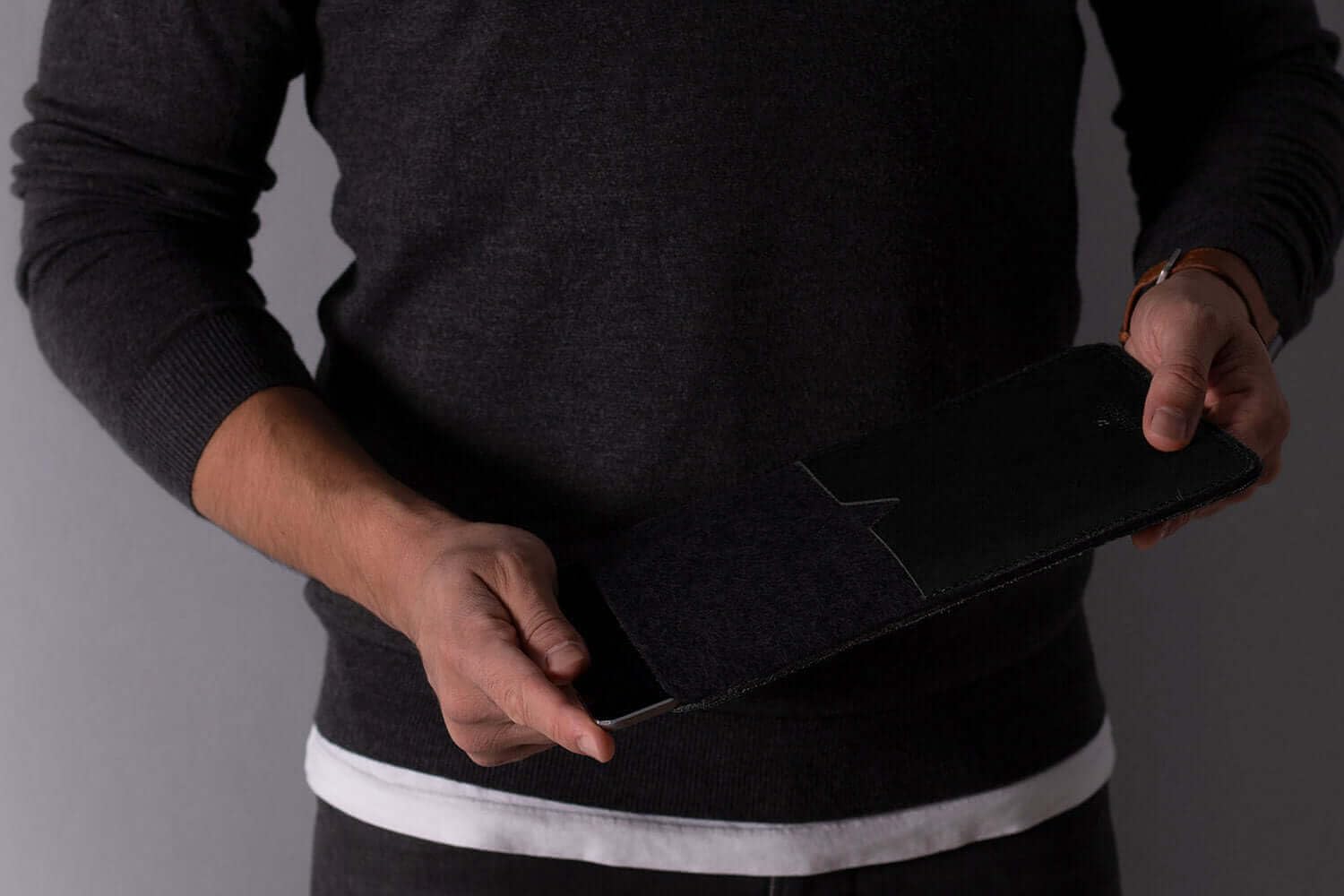 Harber London Black Edition – skórzany pokrowiec na tablet i czytnik e-booków (Kindle/Kindle Paperwhite (2012/2018), CZARNY)