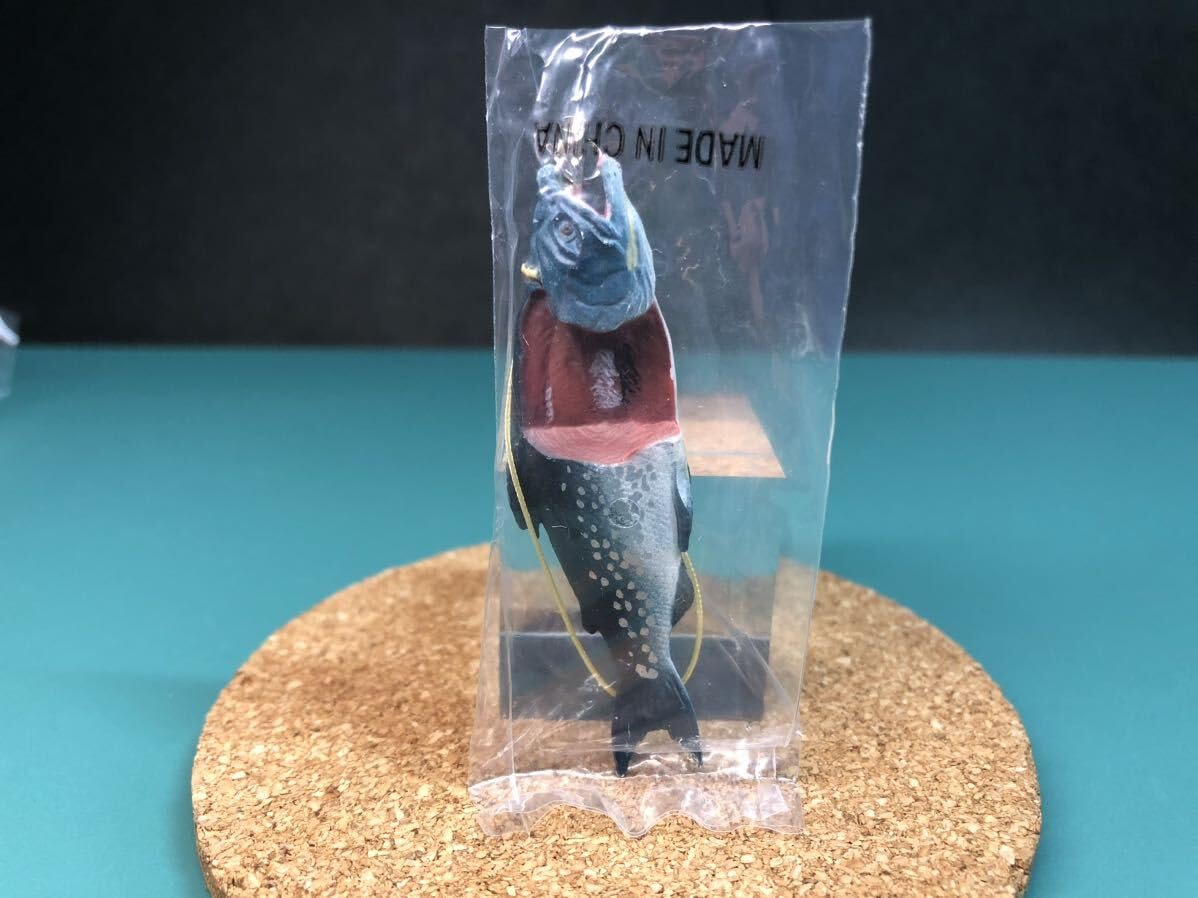 激レア【40本限定生産】新品未開封 made in 北海道スノーボード Amazon.co.jp: 【新巻鮭】 北海道フィギュアみやげ 新千歳空港限定