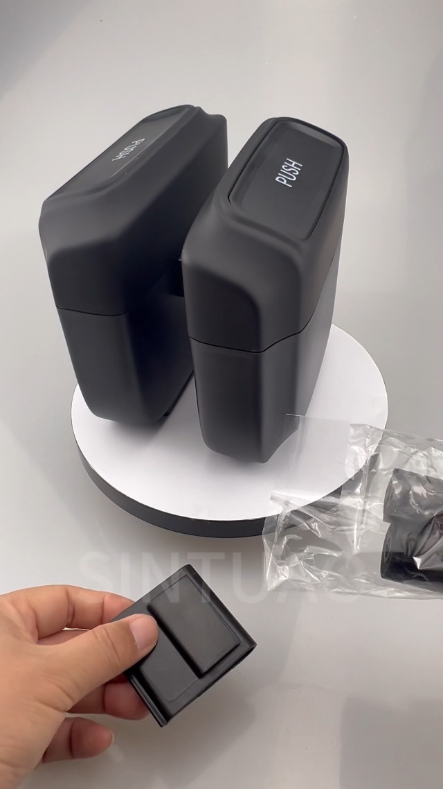 Image of Black Mini Car Trash Can with Lid, 700ml Capacity, 2 Pack + 60pcs Garbage Bags, ABS Material, Car Interior Accessories